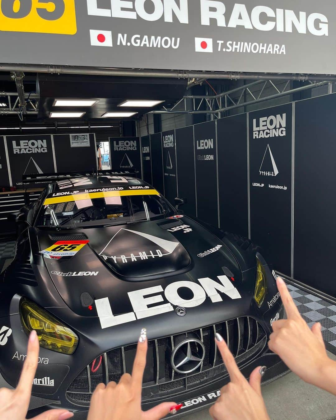 浜嶋りなさんのインスタグラム写真 - (浜嶋りなInstagram)「LEON RACING 2023😎  #LEONRACING #モビリティリゾートもてぎ #もてぎ#茂木#サーキット #K2RDLEONRACING #LEONRACINGLADY #LEONPYRAMIDAMG #65 #SUPERGT #レースクイーン #race #racequeen」11月6日 15時55分 - hamariiina