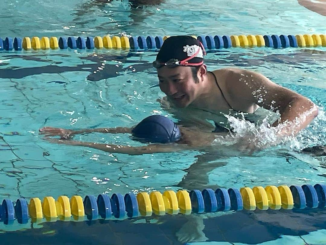 宮下純一さんのインスタグラム写真 - (宮下純一Instagram)「ニチレイチャレンジ泳力検定長野大会🏊‍♂️リオオリンピック金メダリスト金藤りえさんと一緒に水泳教室andトークショーやらせていただきました‼️11月に入って体調不良で死んでおりましたがなんとか回復して参加できました😅りえとは初めてのタッグでしたが本当にやりやすくて楽しく進める事が出来ました❣️サイン会でも、たくさんの子供達が「チャレンジ頑張ります」と話してくれました♪#ニチレイチャレンジ泳力検定 #長野大会 #金藤りえ選手」11月6日 16時07分 - junichi1017