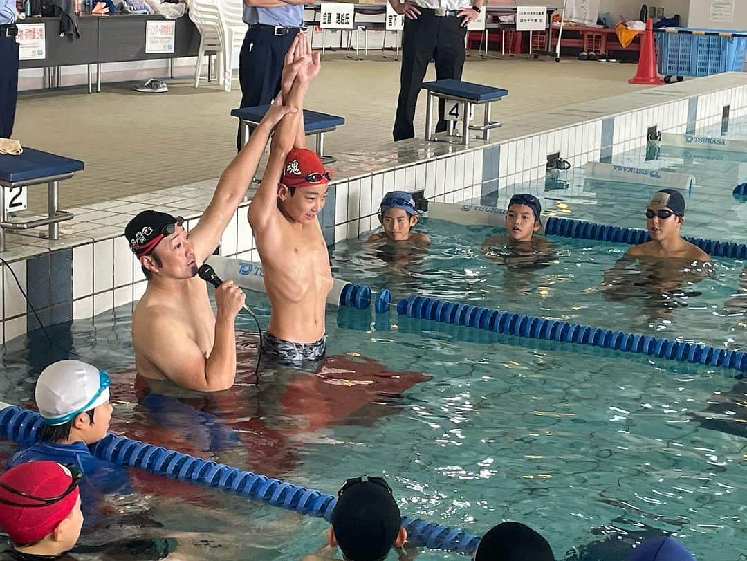 宮下純一さんのインスタグラム写真 - (宮下純一Instagram)「ニチレイチャレンジ泳力検定長野大会🏊‍♂️リオオリンピック金メダリスト金藤りえさんと一緒に水泳教室andトークショーやらせていただきました‼️11月に入って体調不良で死んでおりましたがなんとか回復して参加できました😅りえとは初めてのタッグでしたが本当にやりやすくて楽しく進める事が出来ました❣️サイン会でも、たくさんの子供達が「チャレンジ頑張ります」と話してくれました♪#ニチレイチャレンジ泳力検定 #長野大会 #金藤りえ選手」11月6日 16時07分 - junichi1017