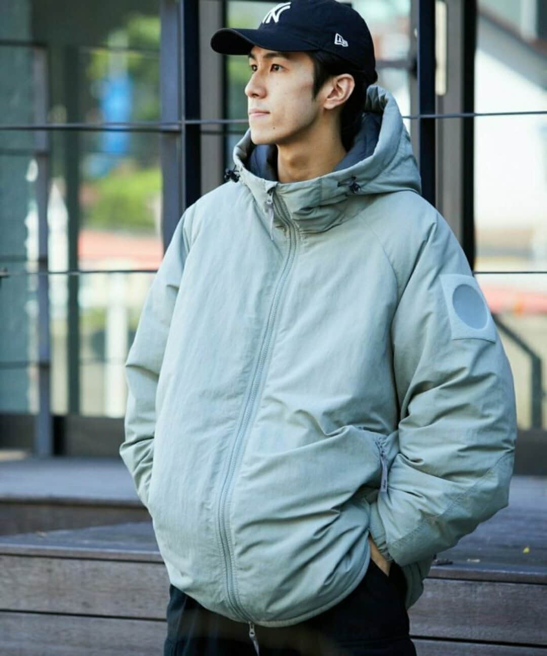のインスタグラム：「会員限定10%OFF対象！ -NANGA × FREAK'S STORE-  国内シュラフメーカーが作る、本格ミリタリーダウンが登場！ ミリタリーで人気のハッピースーツをベースにしたFREAK'S STOREだけの別注デザインです◎  NANGA 別注 HOODIE DOWN JACKET 問い合わせNo.1056328800041 価格:¥44,000(tax in) →10%OFF ¥39,600(tax in) カラー:グレー/ブラック/ブラウン サイズ:M/L/XL  ▶︎画像をタップして商品情報をチェック！ ※価格が変動することもございますので、予めご了承ください。  ≪開催中のキャンペーン≫ 会員限定10％OFFで気になっていたアイテムをゲット❗️ さらにタイムセール&20%ポイントバック同時開催中😎 ▶詳細はTOPページ( @freaksstore_official )のURLからNewsをご覧ください。  ｰ ｰ ｰ ｰ ｰ ｰ ｰ ｰ ｰ ｰ ｰ ｰ ｰ ｰ ｰ ｰ ｰ ｰ ｰ ｰ ｰ ｰ ｰ ｰ ｰ ｰ ｰ ｰ ｰ ｰ ｰ ｰ ｰ ｰ ｰ @daytona_park FREAK'S STORE,PUBLUX,Freada,Vitamix等のファッションからライフスタイルまで幅広いブランドを取り扱うモールです。 ｰ ｰ ｰ ｰ ｰ ｰ ｰ ｰ ｰ ｰ ｰ ｰ ｰ ｰ ｰ ｰ ｰ ｰ ｰ ｰ ｰ ｰ ｰ ｰ ｰ ｰ ｰ ｰ ｰ ｰ ｰ ｰ ｰ ｰ ｰ  #freaksstore #フリークスストア #freaksstore23fw #freaksstoreofficial#freaksstore_men」