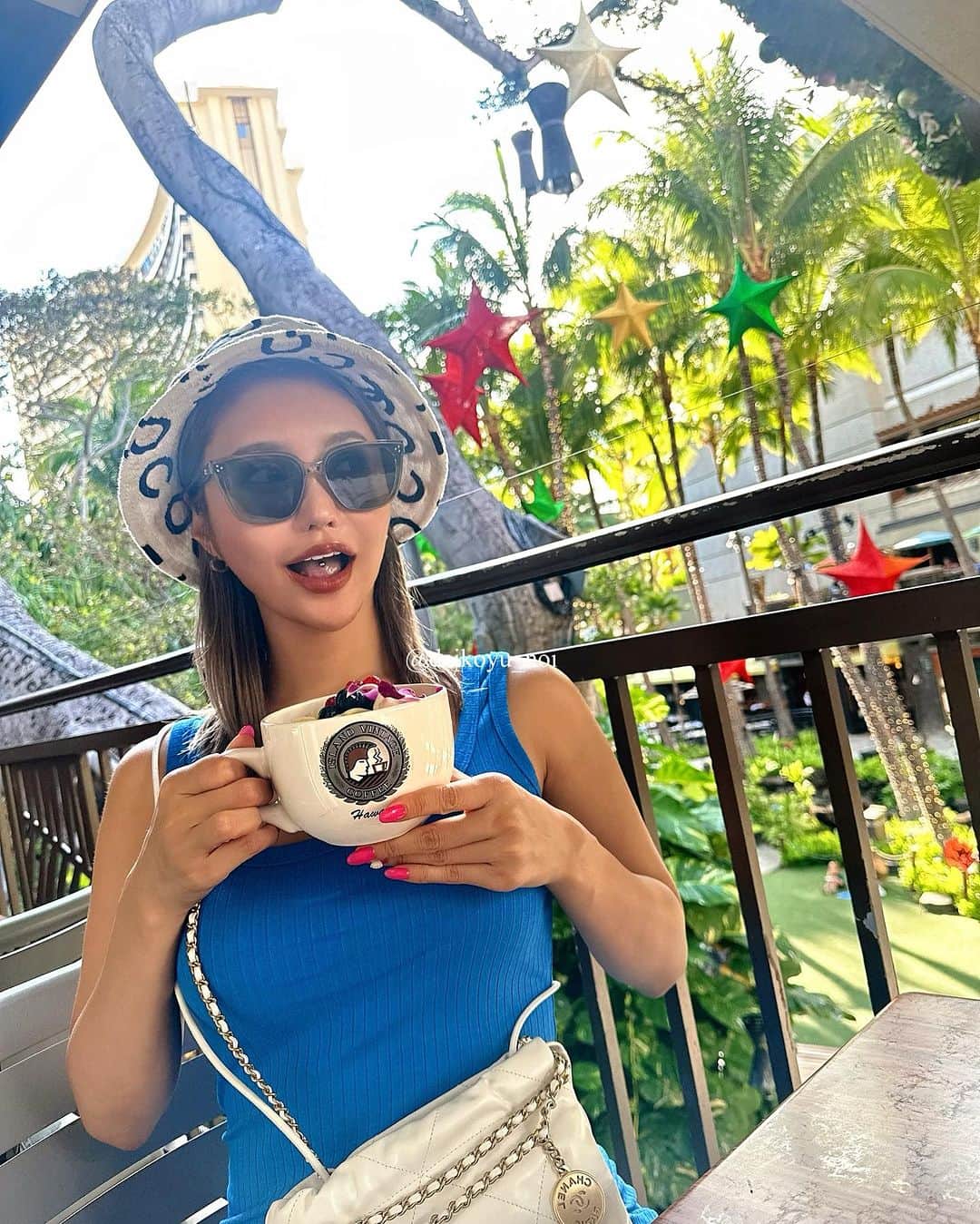 のいちゃんのインスタグラム：「. 🌴 ハワイに来たら毎回来るカフェの アサイーボウル🥣 ここのアヒポキもだーいすき❤️ . . . #hawaii#ハワイ#カフェ活  #沖縄#水着#水着女子#tatoogirl  #afactory #ダウンタイム #ショートカット #travel#summer#diet#sea#beauty#整形#豊胸#makeup#川越#大阪#北新地#ミナミ#東京#新宿#歌舞伎町#博多#錦#キャバ嬢#シーシャ#のいちゃん」