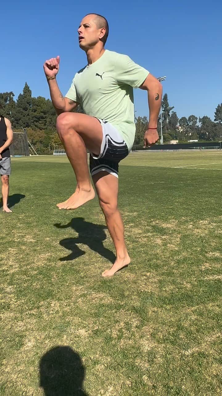 ハビエル・エルナンデス・バルカサールのインスタグラム：「Feeling great! Trust the process always.  We keep going! 🤟🏽💥❤️‍🔥」