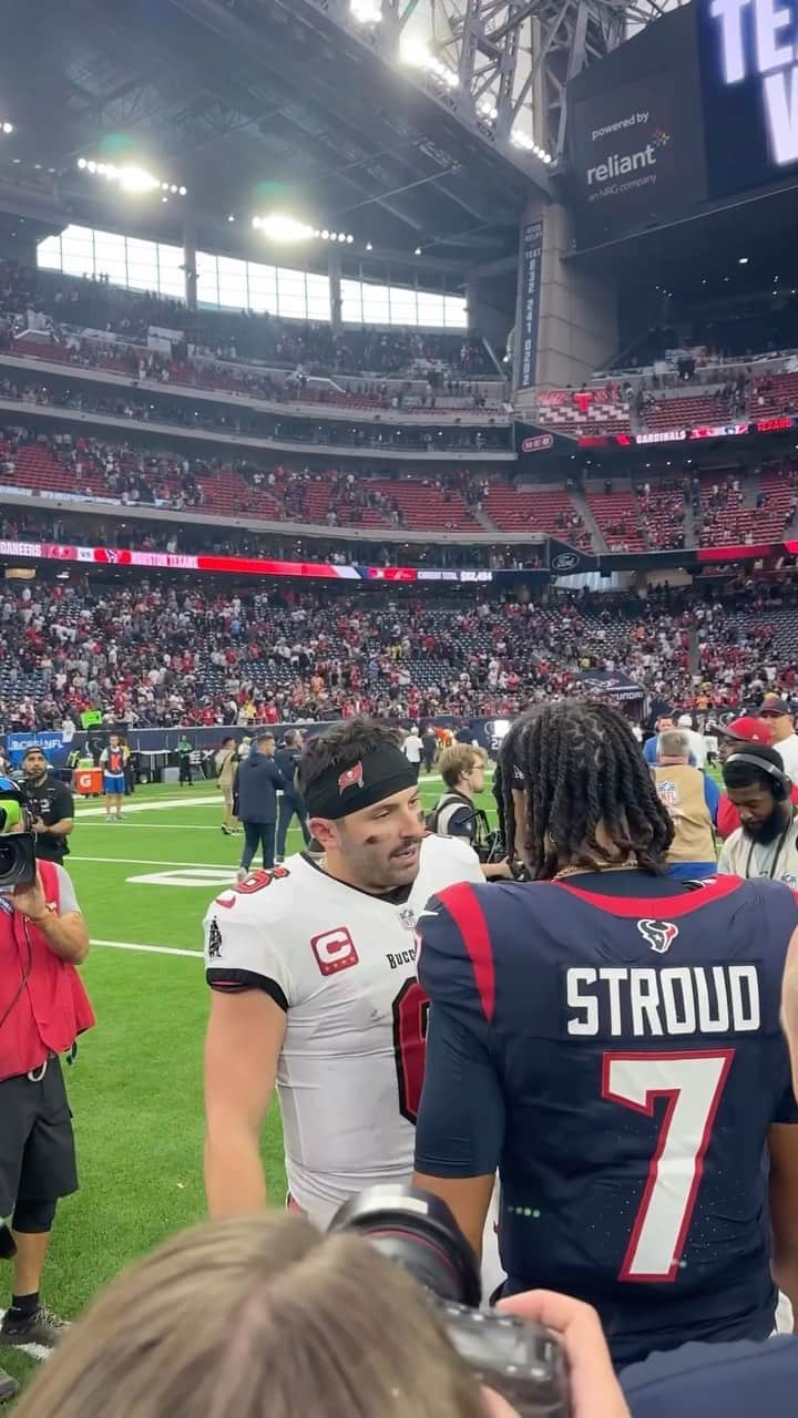 ヒューストン・テキサンズのインスタグラム：「Respect the game 🤝」