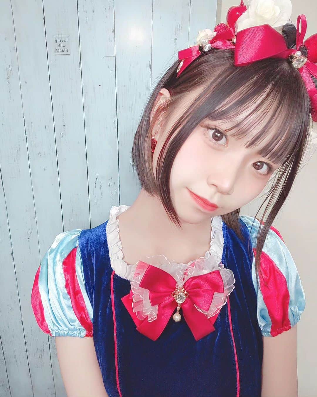 香月結衣のインスタグラム：「🕯🎃*⸜𝑯𝒂𝒑𝒑𝒚 𝑯𝒂𝒍𝒍𝒐𝒘𝒆𝒆𝒏⸝*👻🍬⁡ ⁡ ⁡⁡ ⁡今年は風邪引いた白雪姫ですわよ🍎🪞⁡ ⁡⁡」