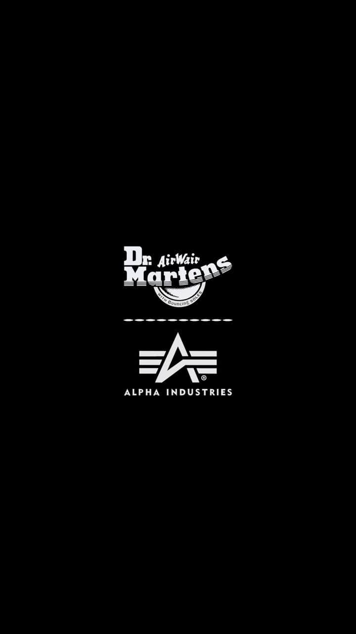のインスタグラム：「DR. MARTENS x ALPHA INDUSTRIES｜ワークウェアを原点とする2つのブランドがコラボレーション。クラシックなシルエットを新たな時代にリマスターしたプロダクトが11月10日発売。 #DrMartens #ドクターマーチン ##alpha_industries_japan」