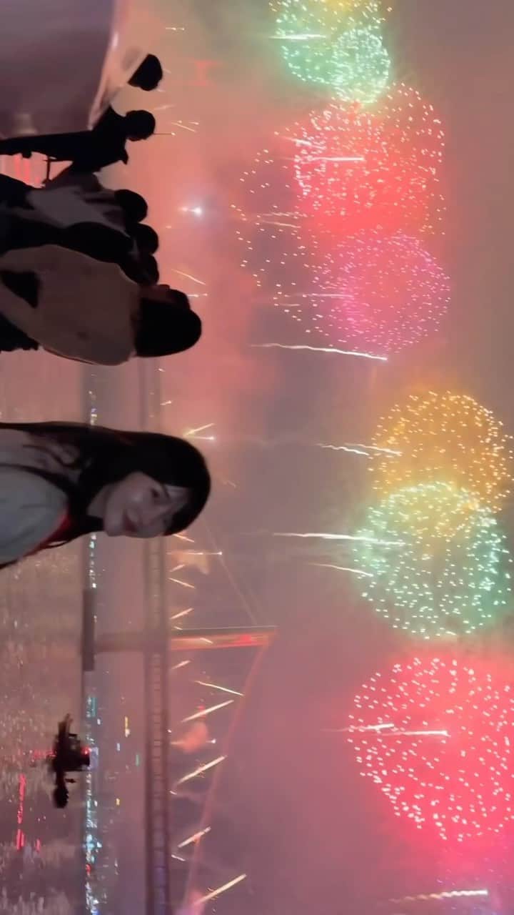 ゆかのインスタグラム：「Good Morning🫶🏻🫧 . . . #reels #reelsviral #viral #fireworks #korea #koreatravel #WorldCreatorFestival #WCFBUSAN #부산월크페 #여행 #부산 #부산여행 #불꽃축제 #旅行 #韓国旅行 #韓国 #花火」