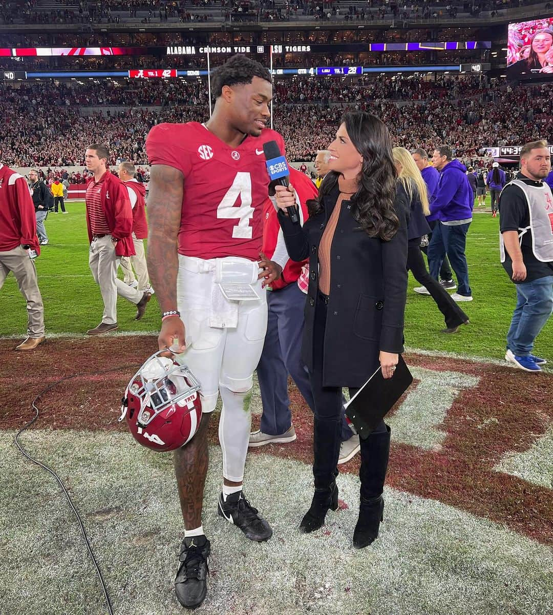 ジェニー・デルさんのインスタグラム写真 - (ジェニー・デルInstagram)「Tuscaloosa in #PrimeTime did NOT disappoint! Always enjoy post-game chats with @milticketfour 🐘 #alabama」11月6日 8時13分 - jennydell_