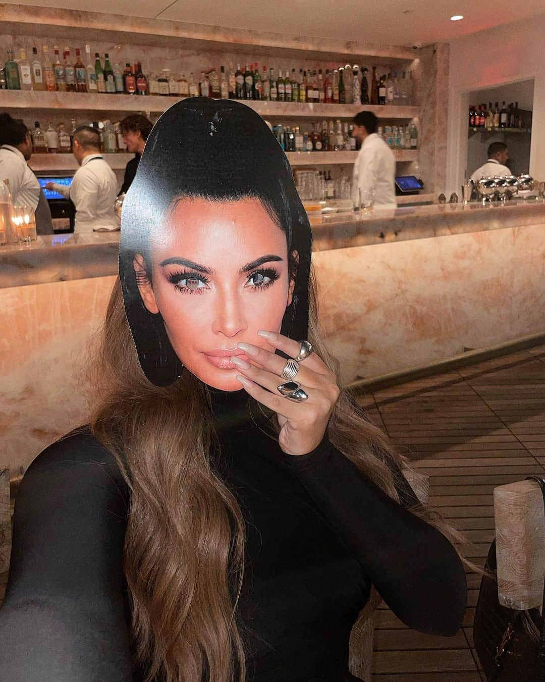 Olivia Piersonさんのインスタグラム写真 - (Olivia PiersonInstagram)「Happiest Birthday to the queen @krisjenner 🎂🥂🫶 Throwback to Kim’s birthday dinner a few weeks ago 🤍 Hair: @sararosebuzz @harloc.hair Outfit: @nakedwardrobe」11月6日 8時24分 - oliviapierson