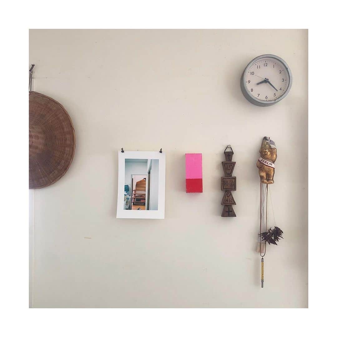 井山三希子さんのインスタグラム写真 - (井山三希子Instagram)「・ 外泊が続くと散らかった家でもホッとする  以前暮らしていた藤野で始まっているサニーサイドウォーク2023のクラフトガーデンに参加しています」11月6日 8時28分 - nikoyagi