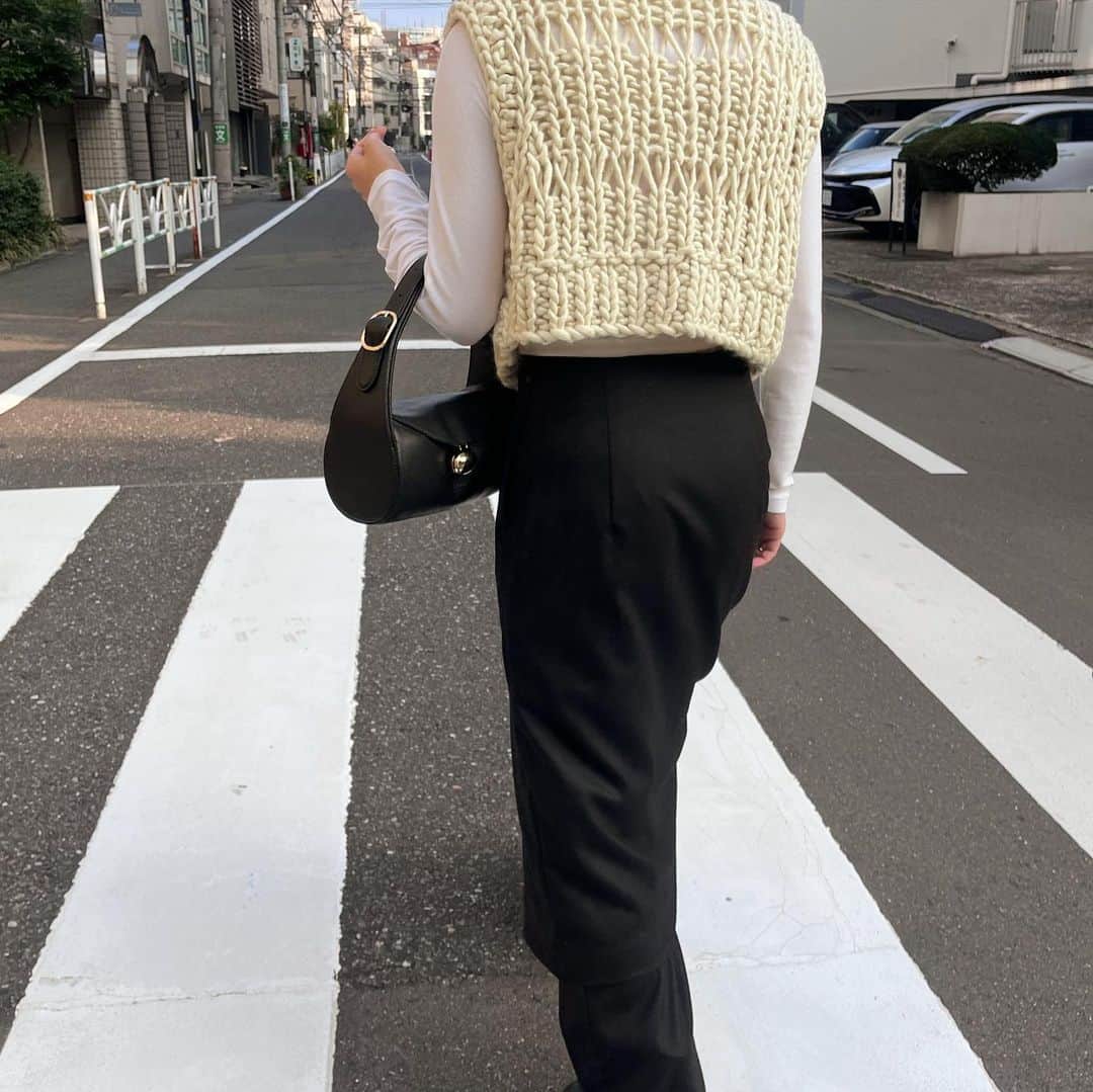 花見菜月さんのインスタグラム写真 - (花見菜月Instagram)「new bag @cafune.official  凄く使いやすくてお洋服をより良く見せてくれる♥︎ お気に入りです😌  #mycafune #カフネバッグ」11月6日 9時12分 - ____naki.____