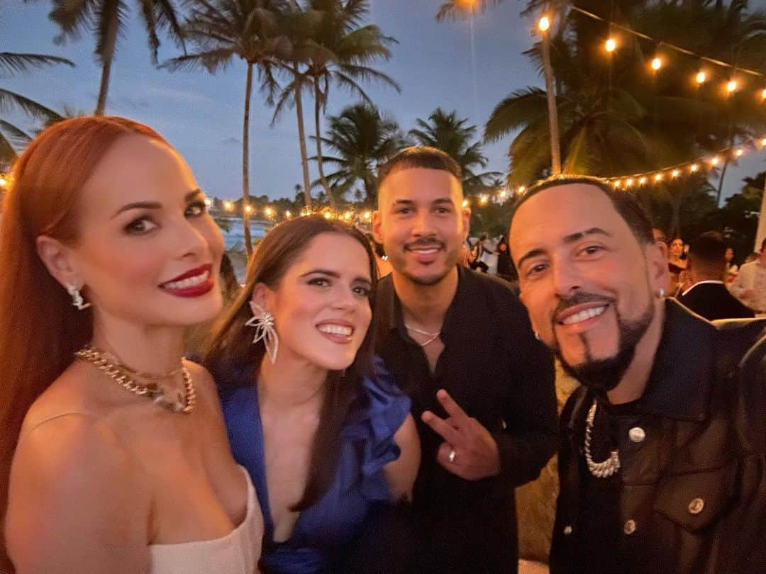 ヤンデルさんのインスタグラム写真 - (ヤンデルInstagram)「Los novios! 😍🇵🇷」11月6日 9時23分 - yandel