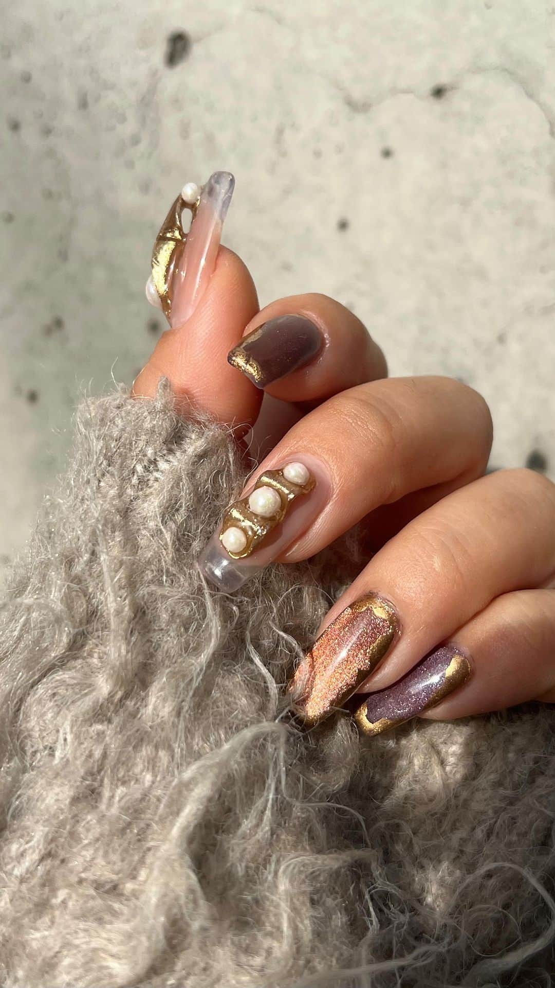 mananailsのインスタグラム：「NAIL EXPO 2023 一癖Gold＆Pearl Jewelry🤍 立体感とリアル感がめちゃめちゃかわいいの😍  今回のEXPO出演は11/19(Sun.)のみです😘」