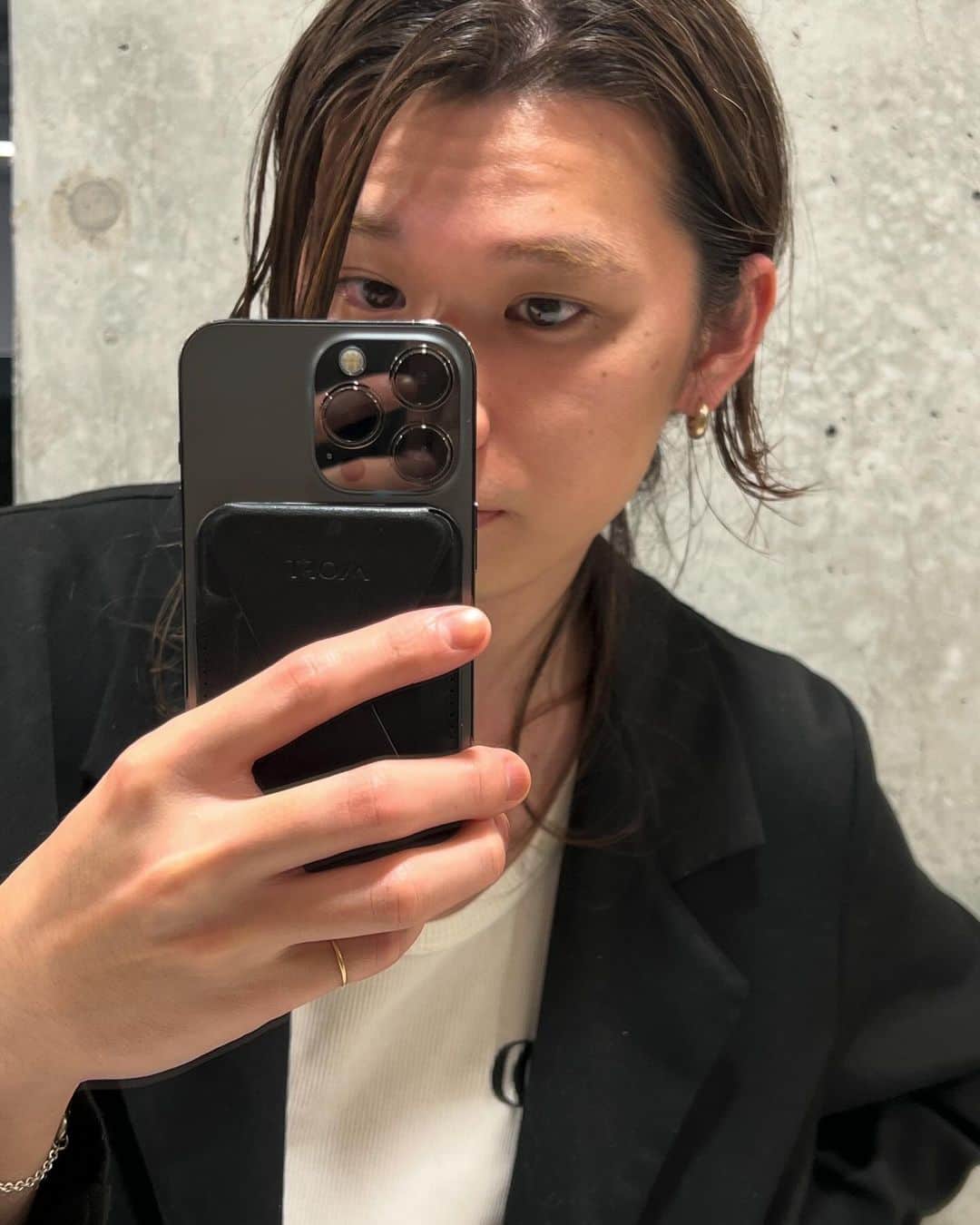 ヨウノスケのインスタグラム：「今日明日空いております💇🏼 DMお待ちしております」