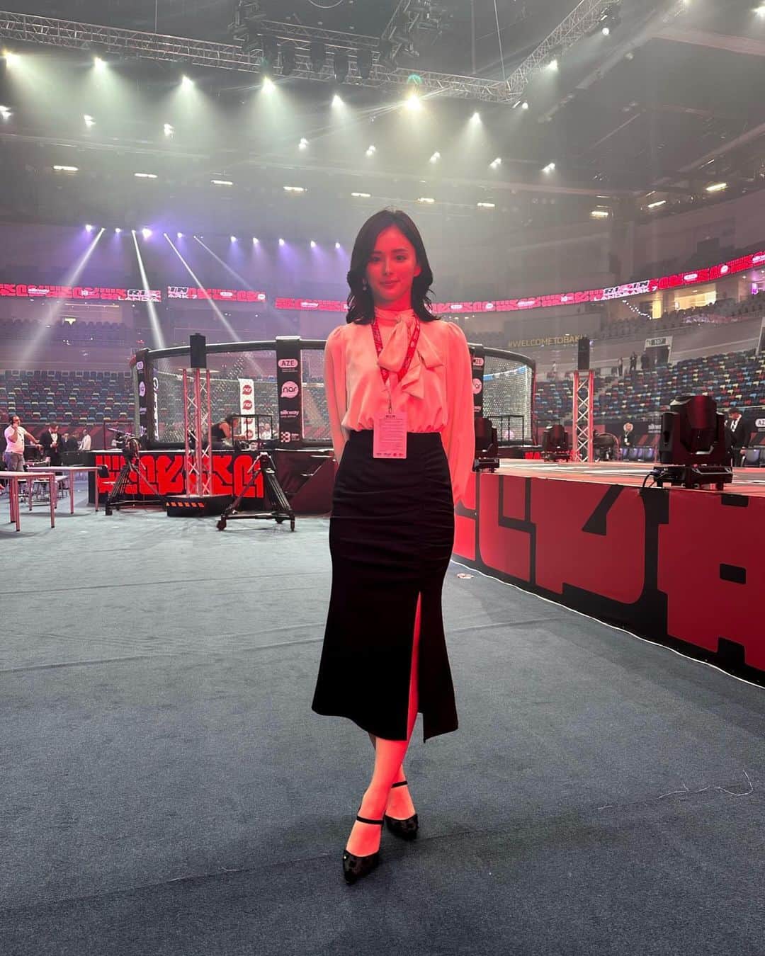 くるみのインスタグラム：「RIZIN LANDMARK7 in Azerbaidzhan 無事終わりました🇦🇿❤️‍🔥 初めての海外での開催！しかもなかなか行き慣れてないアゼルバイジャン！笑 日本からは鈴木選手と武田選手の2人が参戦！会場は本当に聞いたことのないくらいのブーイングと歓声！ 2人がケージに向かう姿見るだけで胸にくるものがあった😢 そんな中鈴木選手はフェザー級のチャンピオンに👑あの試合の終わらせ方すごかった！試合終わった翌日にはアゼルバイジャンの子供たちのとこに行ってお菓子イベントしてた🍰 人間性も含め鈴木選手最高のCHAMP🦸‼️ そしていつも長い時間移動してRIZINに来てくれてた海外の選手たち、本当にありがとうございます💛自分も行ってみて本当に大変さわかった、ただでさえそれだけでも大変なのに調整して、試合して、、、、リスペクトです本当に感謝😭🙏 次は大晦日RIZIN！たのしみ！！！」