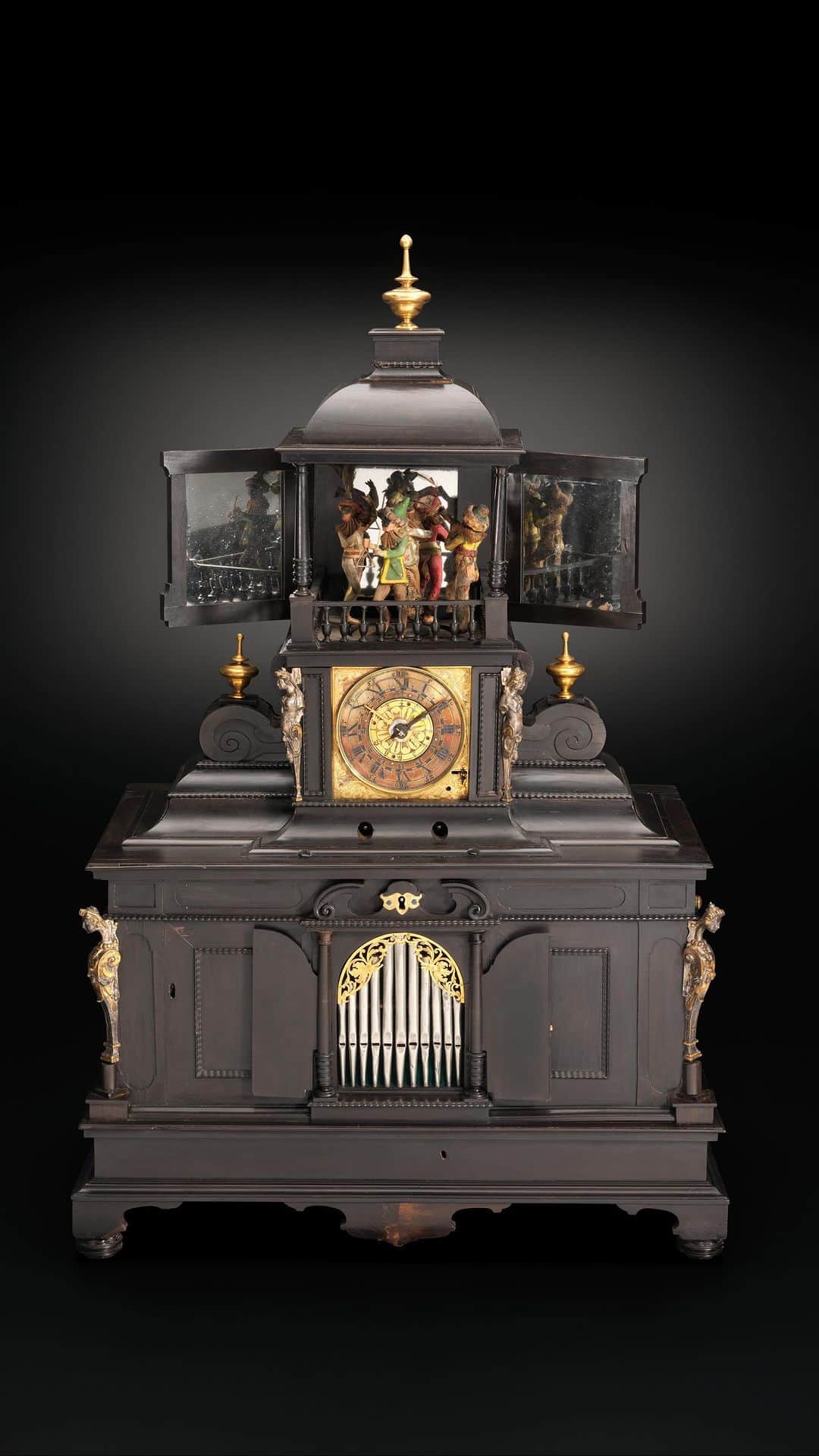 メトロポリタン美術館のインスタグラム：「Hello darkness, my old friend 🫠 🕰️ 🎹 Embrace the end of Daylight Saving Time with a journey back in time—and don’t forget to set your clocks back!   🎨 Veit Langenbucher (1587-1631); Samuel Bidermann (German, 1540-1622). Musical Clock with Spinet and Organ, ca. 1625. Ebony, gliding, brass, silver gilt, gilt brass, iron, various wood and metals, wire, parchment and leather. @met_esda」