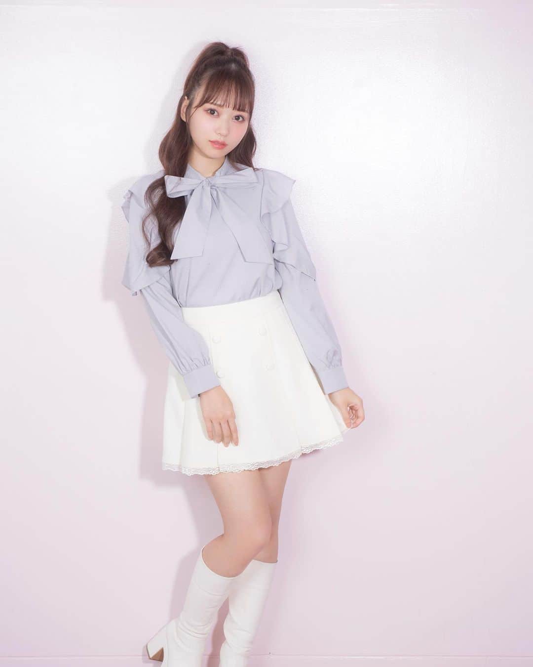 evelynのインスタグラム：「AKB48 大盛真歩さんが着るevelyn冬コレクション♡ ㅤㅤㅤㅤㅤㅤㅤㅤㅤㅤㅤㅤㅤ \ 11月中旬ごろ入荷予定 / #ラインストーンリボンBS ¥7,400 【OW/IGY/BK】 ㅤㅤㅤㅤㅤㅤㅤㅤㅤㅤㅤㅤㅤ #evelyn #エブリン」