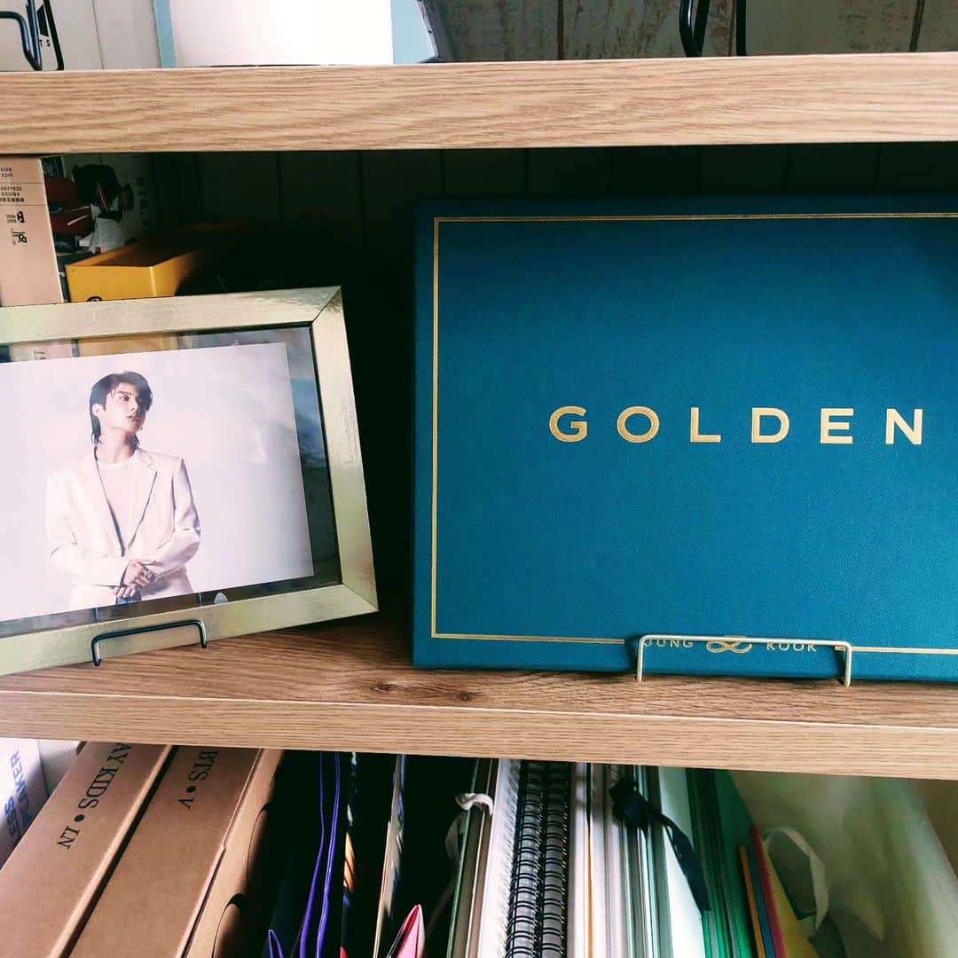 高口里純のインスタグラム：「来た！👋😆🎶✨  #チョン・ジョングク  #BTS#DOLDEN#JUNGKOOK」