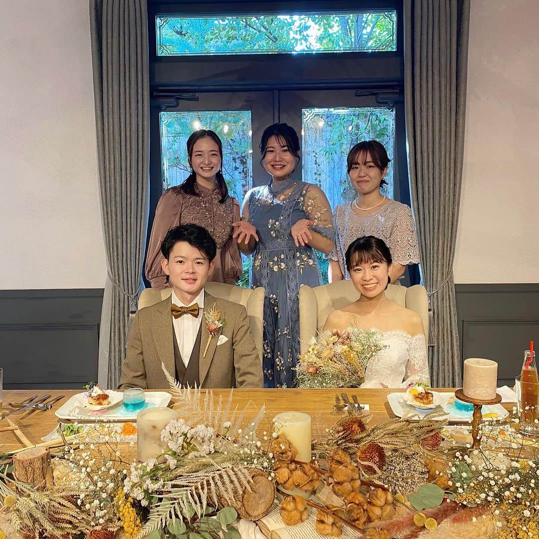 皆川夏穂さんのインスタグラム写真 - (皆川夏穂Instagram)「⁡ 💐Happy Wedding💐 ⁡ 幼稚園からの大親友の結婚式でした💍 2人の優しさと笑顔溢れる素敵な結婚式で、とても温かく幸せな気持ちになりました！ ⁡ まみのドレス姿すごく綺麗だった🥹✨ 本当におめでとう✨✨ ⁡ ⁡ ⁡ #happywedding #happiness #smile  #bestfriend  ⁡」11月6日 10時47分 - kaho_minagawa0820