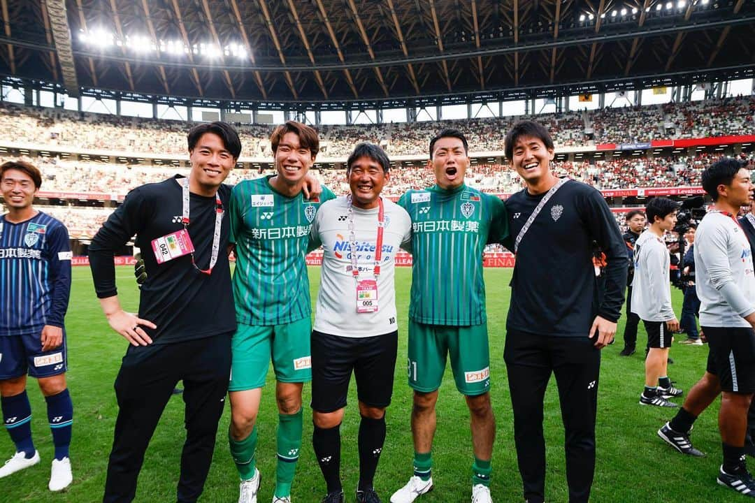 山ノ井拓己さんのインスタグラム写真 - (山ノ井拓己Instagram)「11.4 champion🏆 gkteam 🧤⚽️ ・ ・ ・ #ルヴァンカップ  #アビスパ福岡  #福岡  #優勝」11月6日 10時50分 - takumi_yamanoi