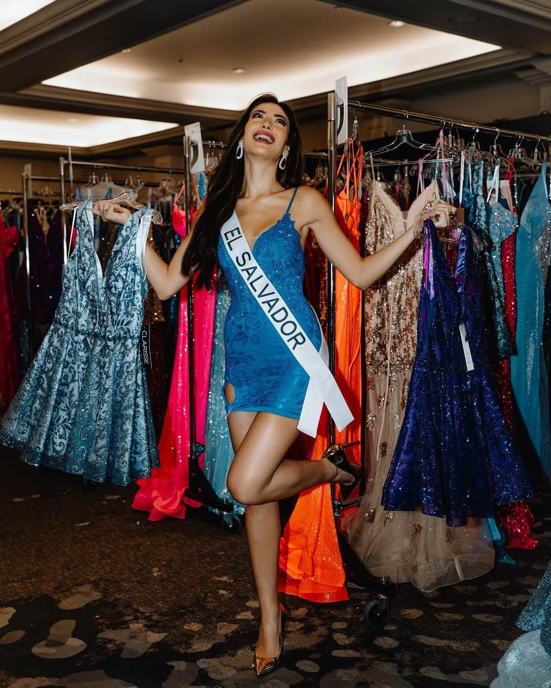 イリス・ミトゥネールのインスタグラム：「Ready, Set, Magic 🪄  #72ndMissUniverse」