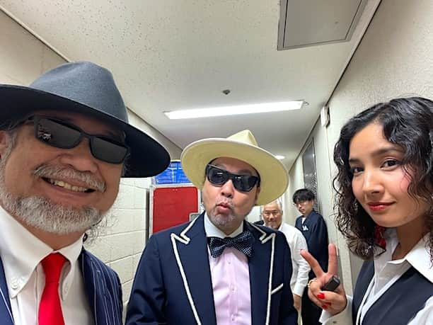 小野瀬雅生さんのインスタグラム写真 - (小野瀬雅生Instagram)「2023年11月5日、『CRAZY KEN BAND World Tour 2023-2024 Presented by TATSUYA BUSSAN』STAGE07@神奈川県民ホール大ホール（神奈川県横浜市中区）においでくださった皆様☆ありがとうございました☆ワタシが世界で一番キンチョーするステージ☆ところが☆ライブ中なのにずっと知識や技術をアップデートしているような☆不思議な経験をいっぱいしました☆人生の観光は続くのだ☆観光の意味合いを深く感じつつ☆棟方志功柵宇宙讃に今更ながらぶっ飛びつつ☆サイコーでサイキョー☆横浜シャイコー☆横浜でまた逢いましょう♫ #クレイジーケンバンド #ckb #crazykenband #worldtour2023-2024 #ワールドツアー #世界 #神奈川県民ホール大ホール #横浜市中区山下町 #ツアー7本目 #横浜 #シャイコー #サイコーでサイキョー #ありがとうございました #チャイナタウン #レッドライトヨコハマ #長者町ブルース #バイク #柔道の受け身 #ゴロゴロ #豊野丼のマスター #横浜美味礼賛」11月6日 11時15分 - onosemasao