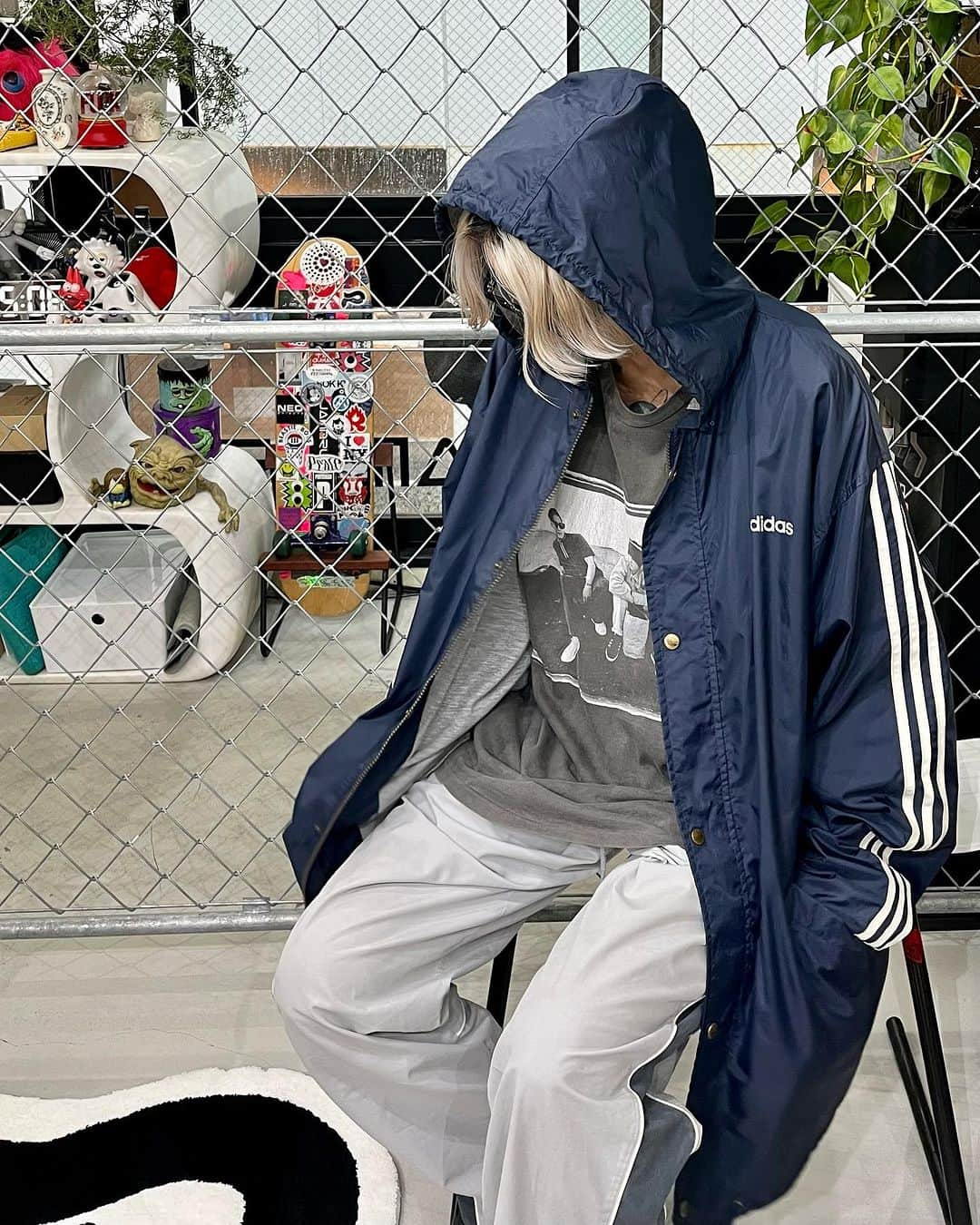 ジャムルのインスタグラム：「90's- adidas hooded 3ストライプス コーチジャケット ネイビー ¥6200+tax(6820)  1992's BEASTIE BOYS　¥35000+tax(38500)  WEB SHOPに入荷しております。 是非ご覧ください。 jammru.com  #jammru#jammru_tee#beastieboys #adidas#コーチジャケット #大阪古着屋#心斎橋古着屋#usedmix #vintagetshirt #vintagetee #vintagebandtee #osaka  #fashion  #streetstyle  #streetfashion  #vtg  #vintage  #used  #usedclothing  #古着 #古着屋 #ファッション #70s #80s #90s」