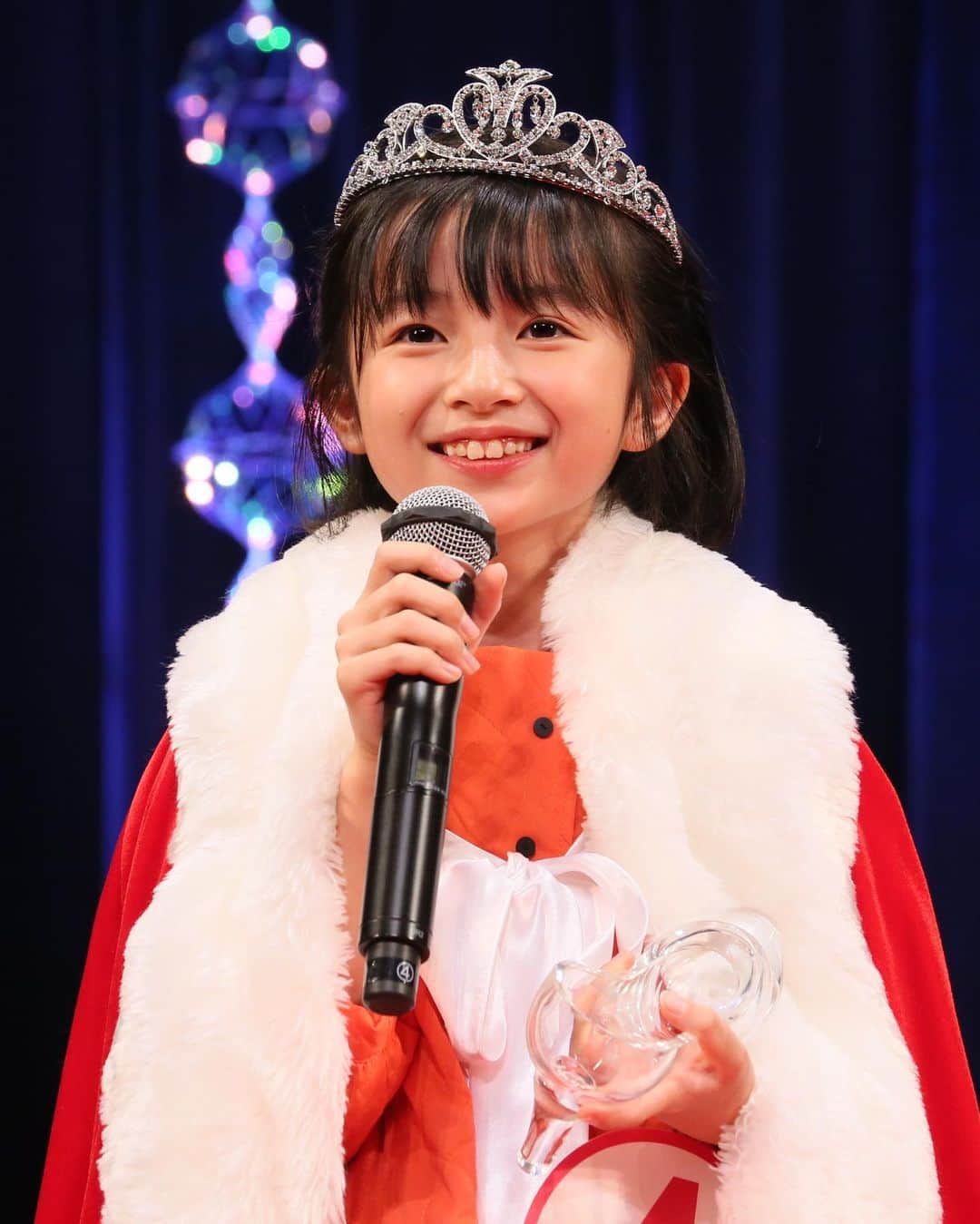 白山乃愛さんのインスタグラム写真 - (白山乃愛Instagram)「. 「東宝シンデレラ」オーデション 私にとって"運命の日"から1年が経ちました。  たくさんの出会いや学びがあり、 感謝と感動、ワクワクの連続の1年でした。  あの会場で宣言した 「見ている人にワクワクドキドキをしてもらえる演技ができる女優さんになりたい」 という気持ちがますます強くなっています✨  皆様の応援のおかげで 一年間頑張ってこれました！  これからも見守っていて下さい。 よろしくお願いいたします。  乃愛」11月6日 16時48分 - noa_shiroyama_official