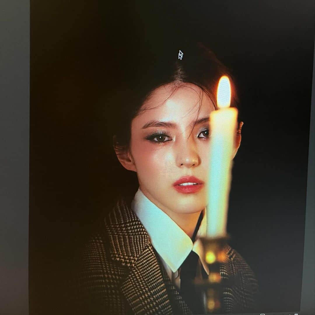 ハン・ソヒのインスタグラム：「@diorbeauty @voguekorea 12월호에서 만나요 🌞」