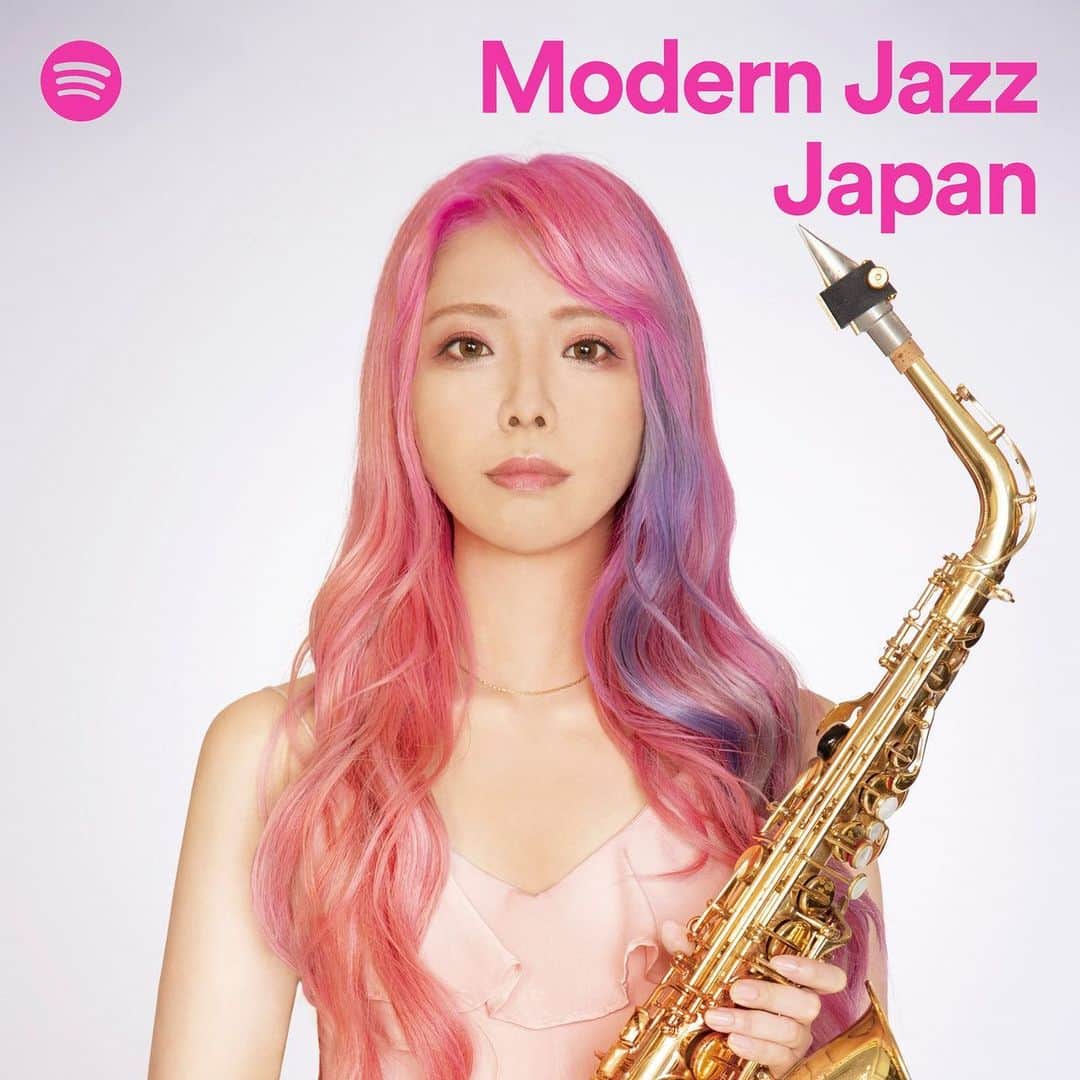 ユッコ・ミラーのインスタグラム：「ユッコ・ミラーがSpotifyの公式プレイリスト「Modern Jazz Japan」のカバーアーティストに選出されました！ さらに1曲目にリストインしているのでぜひ聴いてみてください💗  #ユッコミラー #サックス #yuccomiller #유코밀러 #saxophone #sax #saxophoneplayer  #saxophonist #색소폰 #femalesaxophonist  #femalesaxplayer  #jazz #YouTube #YouTuber #pinkhair」
