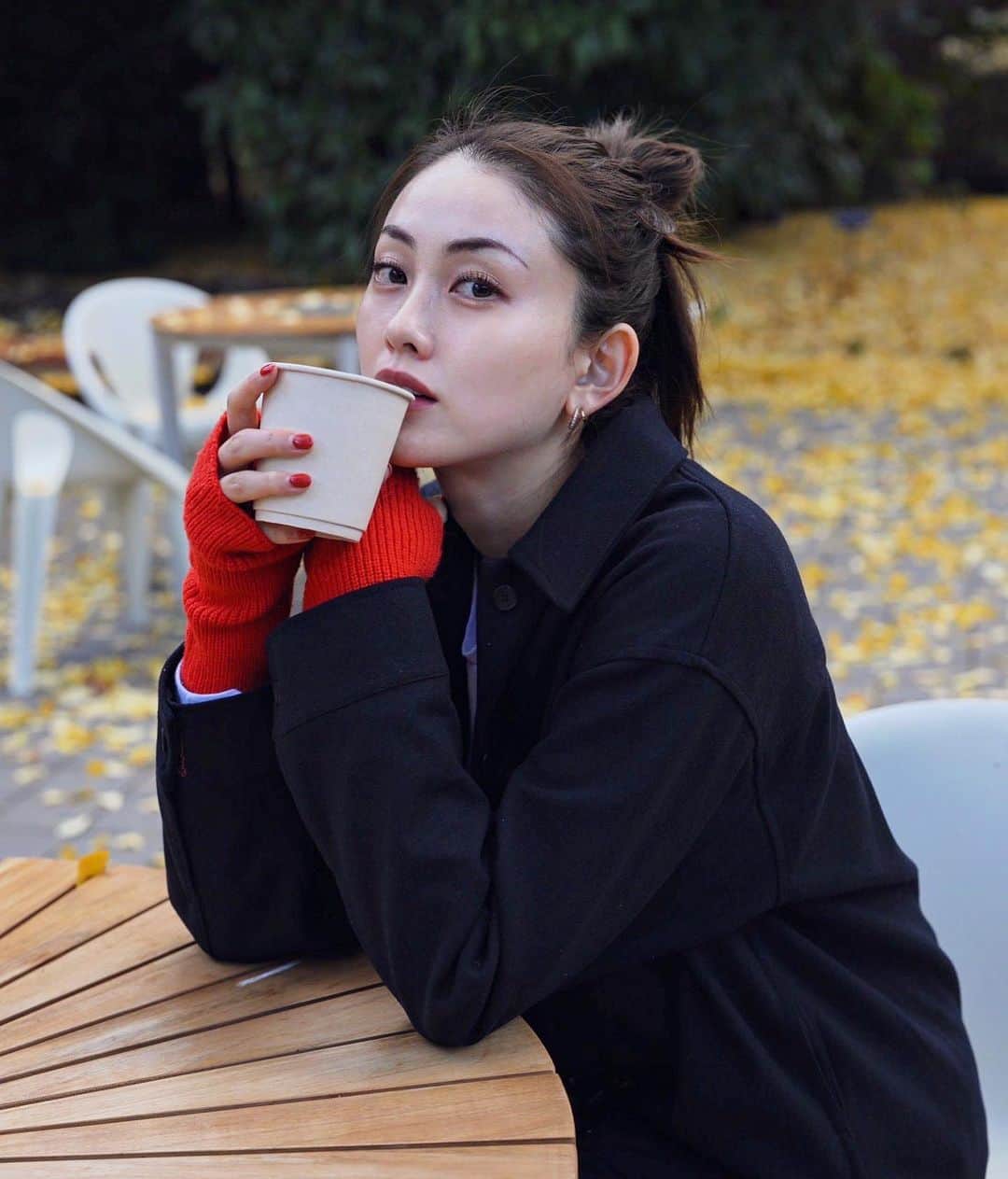 宮坂灯里のインスタグラム：「☕️🍂」