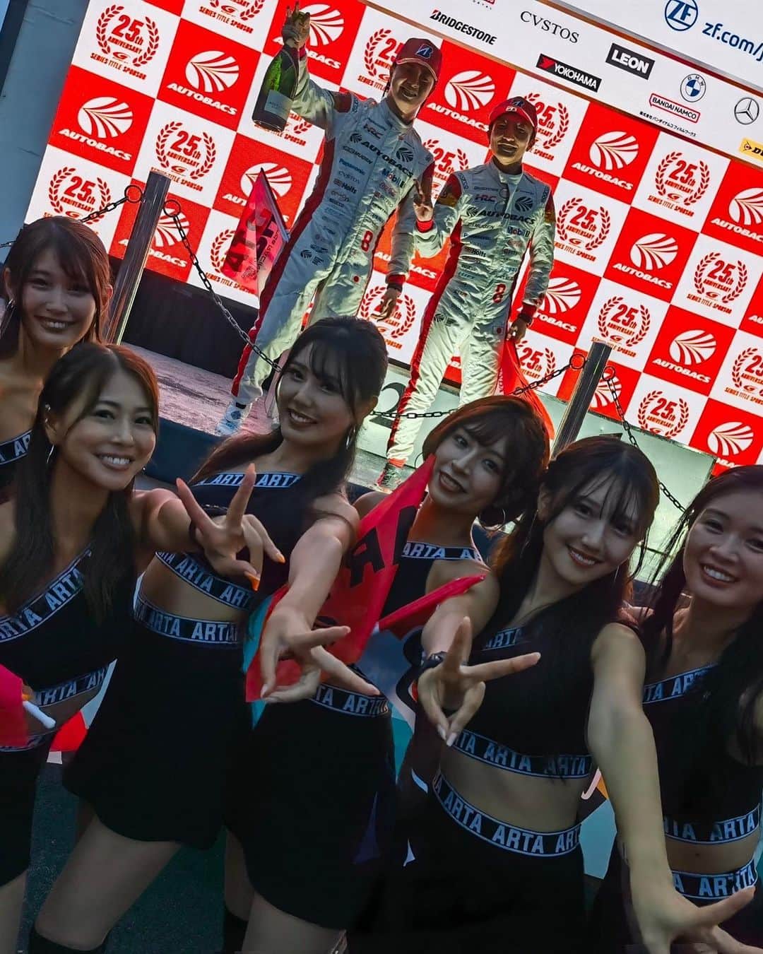 沢すみれさんのインスタグラム写真 - (沢すみれInstagram)「#SUPERGT Rd.8  MOTEGI GT 300km  RACE  GRAND FINAL   #8 ARTA MUGEN NSX-GT 野尻智紀選手/大湯都史樹選手  Rd.8▶︎▶︎ P11スタート  大湯選手▶︎22Lap▶︎野尻選手  ▶︎▶︎🏁P5   2023 Driver Ranking 8位(38pt) 🏆Rd.1 OKAYAMA P3  🏆Rd.6 SUGO PoleToWin  #16 ARTA MUGEN NSX-GT 福住仁嶺選手/大津弘樹選手  Rd.8▶︎▶︎ P9スタート  大津選手▶︎41Lap▶︎福住選手  ▶︎▶︎🏁P12  2023 Driver Ranking 4位(53pt) 🏆Rd.4 FUJI P3  🏆Rd.5 SUZUKA PoleToWin 🏆Rd.7 AUTOPOLIS PP▶︎P2  ARTA × MUGEN 野尻選手 × 大湯選手 福住選手 × 大津選手  新体制で迎えた1年、 沢山の応援をありがとうございました！  シーズン序盤は天候に振り回され、レース的にも大きなクラッシュも多く見ているだけでも怖い時もありましたね。 思い返すとドライバーさんの体調面での不調やSFでのクラッシュで出場が危ぶまれることあったりと本当に怒涛のシーズンだったのではと感じています。  そんな中でもシーズン通して4人がドライブし沢山の表彰台を見せてくれました。  昼と夜をイメージした2台のNSX-GTが魅せるレースを追いかけていたらあっという間に太陽が沈み月がのぼる1年でした☀️🌕  NSX-GTでのレースは幕を閉じ、2024年HONDA陣は無限の可能性を秘めたCIVIC TYPE R-GTへとマシンは変わります。 来年はどんな体制になるか発表はまだ先ですが、 ARTA、MUGEN、野尻選手、大湯選手、福住選手、大津選手へ変わらぬ最高の応援をお願いいたします🙏  そして変わらぬ応援を2024 ARTA GALSたちにもお願いいたします🔥  #ARTA #MUGEN #ARTAMUGEN #AUTOBACS #ありがとうNSXGT」11月6日 12時19分 - sumiresour