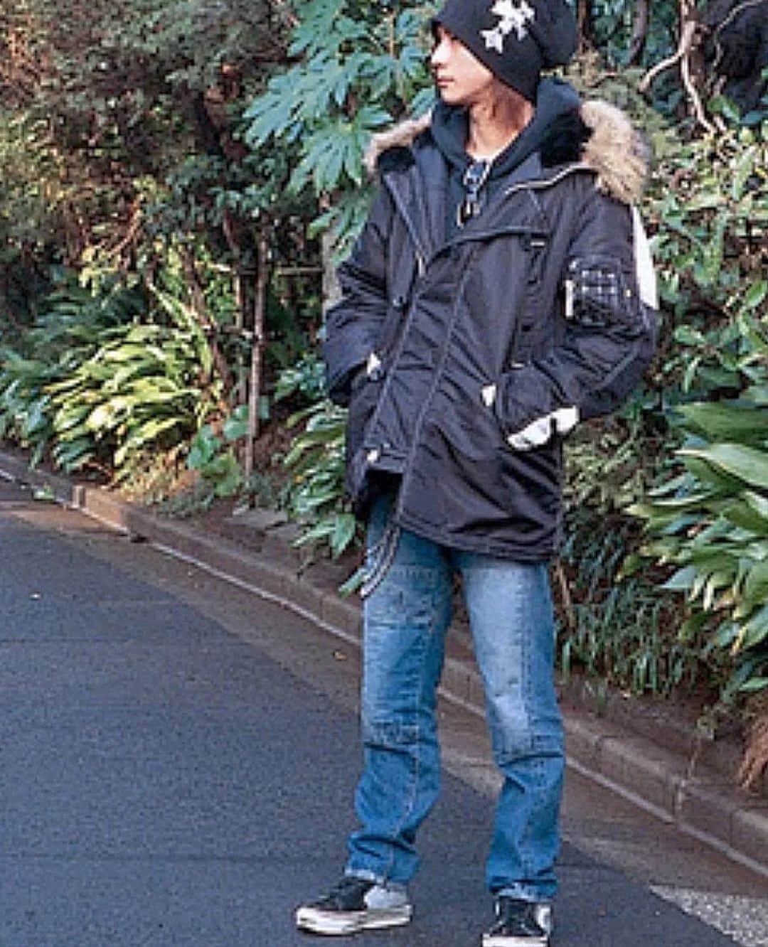 越中睦士のインスタグラム：「若い頃の私服 懐かしい」