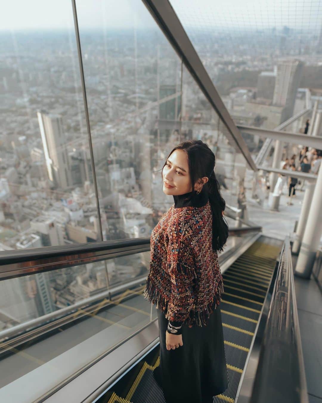 Prilly Latuconsinaのインスタグラム：「Hi Tokyo! 🇯🇵   Lensed by @cindyymargareta  Arranged by @meetcationtravel」