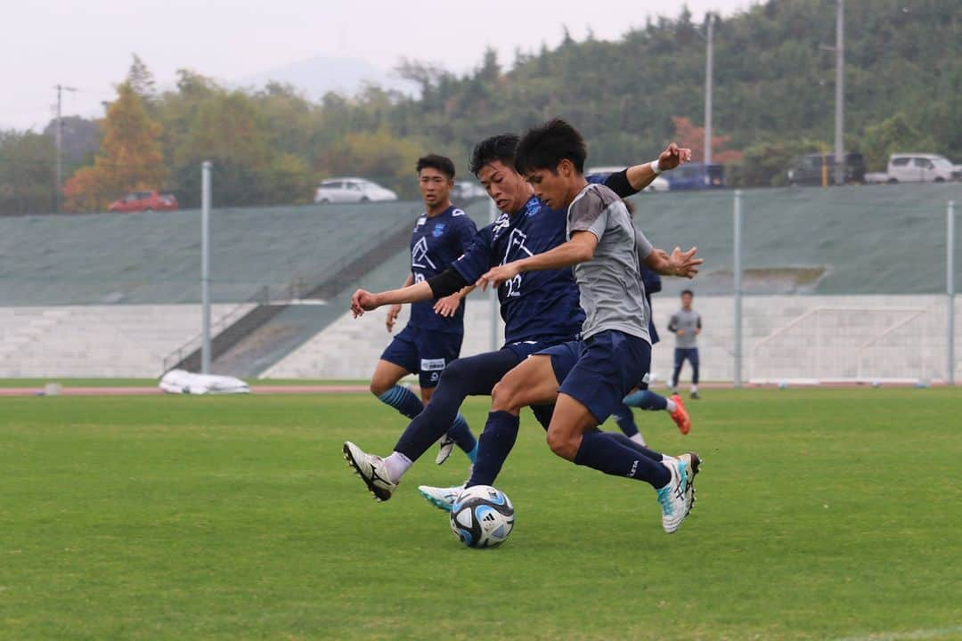 カマタマーレ讃岐のインスタグラム：「トレーニングマッチ結果⚽️ 🆚#FC徳島 ⏰11:00〜　（30分×3本）  1本目 2-1 得点:#高橋尚紀（2得点）  2本目 1-1 得点:#福井悠人  3本目0-0」