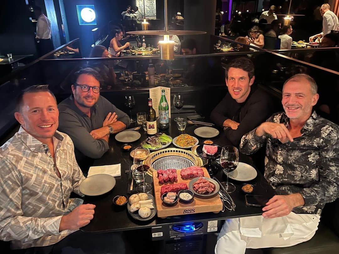 ジョルジュ・サンピエールのインスタグラム：「Reunion around a feast!」
