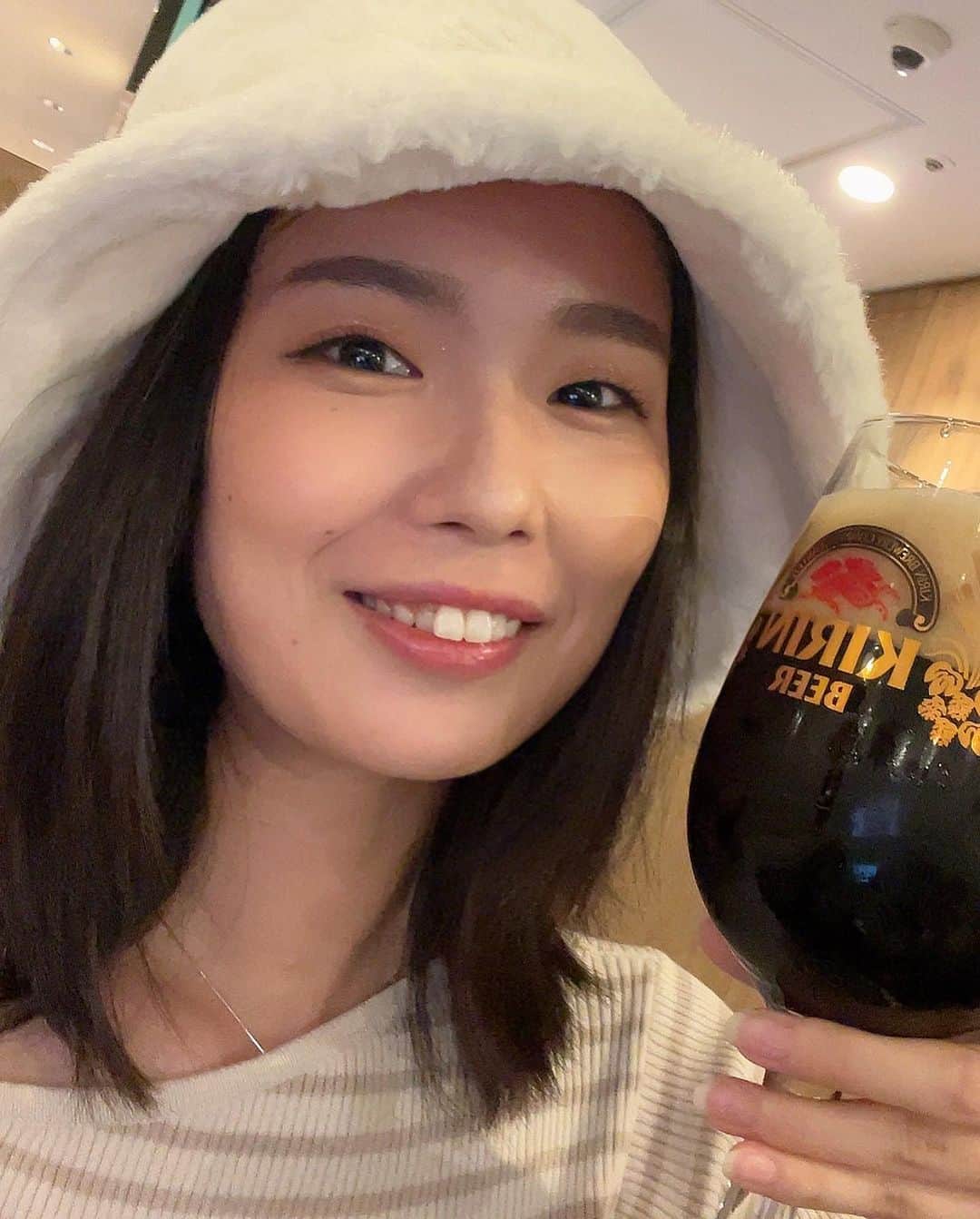 松嶋雛乃さんのインスタグラム写真 - (松嶋雛乃Instagram)「HELLO‪ ·͜· なんとあっとゆう間に11月ですわ😮 11月に入ってからはレオンの再上映を映画館に見て、黒ビールを飲んで、東京モーターショーに行き、事務所で手巻き寿司パーティをしてました🍿🎬📽🍺🚘🍣 なかなかの楽しみようです✌︎ ʘ̅͜ʘ̅ まだまだ11月は楽しみなことたくさんでございます🫰🏻💗 みんなも今年やり残したことないように楽しんでこーぜい‪👊🏻‪❤️‍🔥  そして今日は20時30分から毎週恒例ラジオ📻でごわす✋🏻 お楽しみに〜🌷🤍  ・  #11月楽しい  #まだまだこれから  #結局飲んでばっかり  #今日も飲むよ   ・ #ラジオ  #神田  #FMキューブ  #ツイキャスライブ  #IxCトレイン   ・  #レオン #映画好き #モーターショー #手巻き寿司 #飲兵衛女子   ・  #役者 #女優 #俳優 #IxC #イクシー #松嶋雛乃」11月6日 13時53分 - hii__09