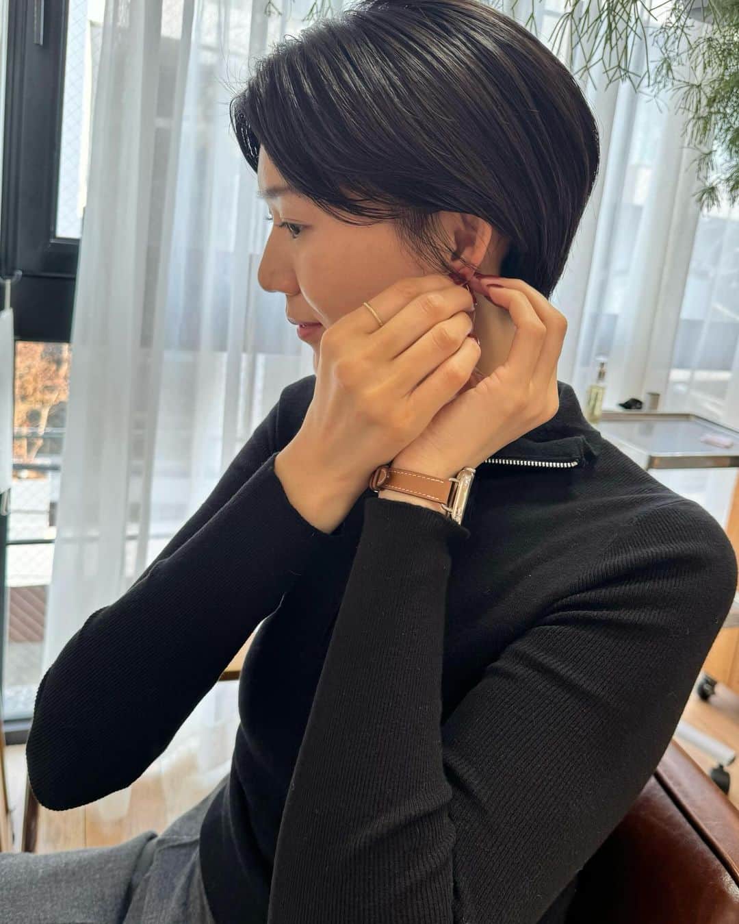 栗原恵さんのインスタグラム写真 - (栗原恵Instagram)「. メンテナンス✂︎  @rena_lomalia さん いつもありがとうございます🖤」11月6日 14時31分 - megumi_kurihara_official