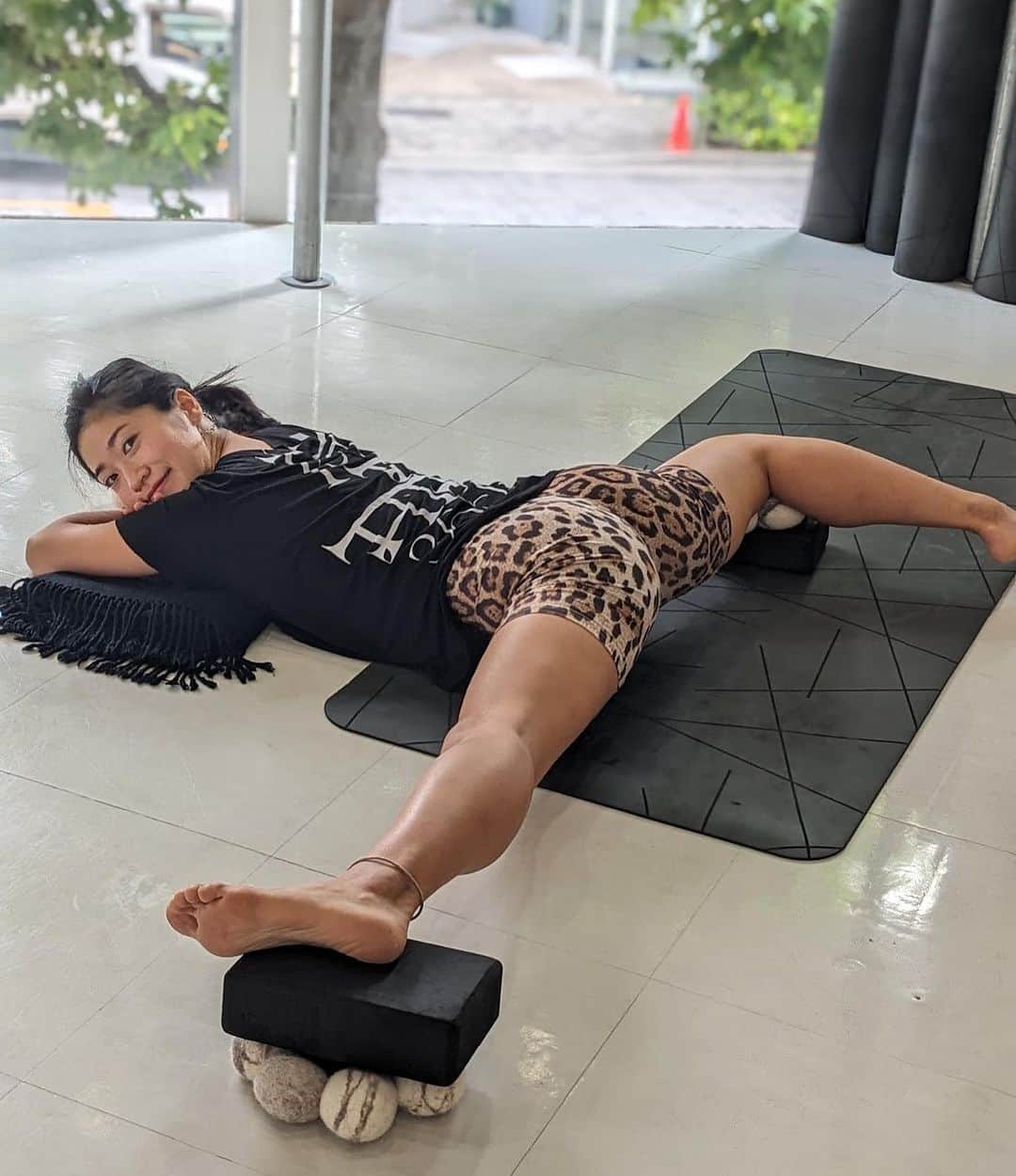 大野南香さんのインスタグラム写真 - (大野南香Instagram)「* Autumn yoga practice🧘‍♂️  #everydayhappy � ☺︎」11月6日 14時24分 - minaka_official