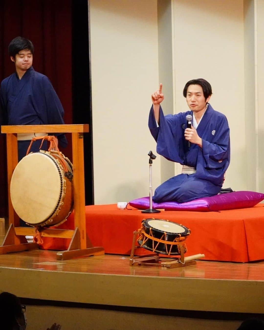 立川只四楼さんのインスタグラム写真 - (立川只四楼Instagram)「11月5日　初の浅草独演会　 立川只四楼Night 1人vs200人　 ご来場ありがとうございました！ 転宅、らくだ、柳田格之進 落語の最中にトイレに行く人や携帯アラームが鳴ったりトラブルがありましたが上手く、いじれて笑いになったのでokです。 打ち上げも70人参加と独演会より盛り上がりました笑」11月6日 14時37分 - tadashirou