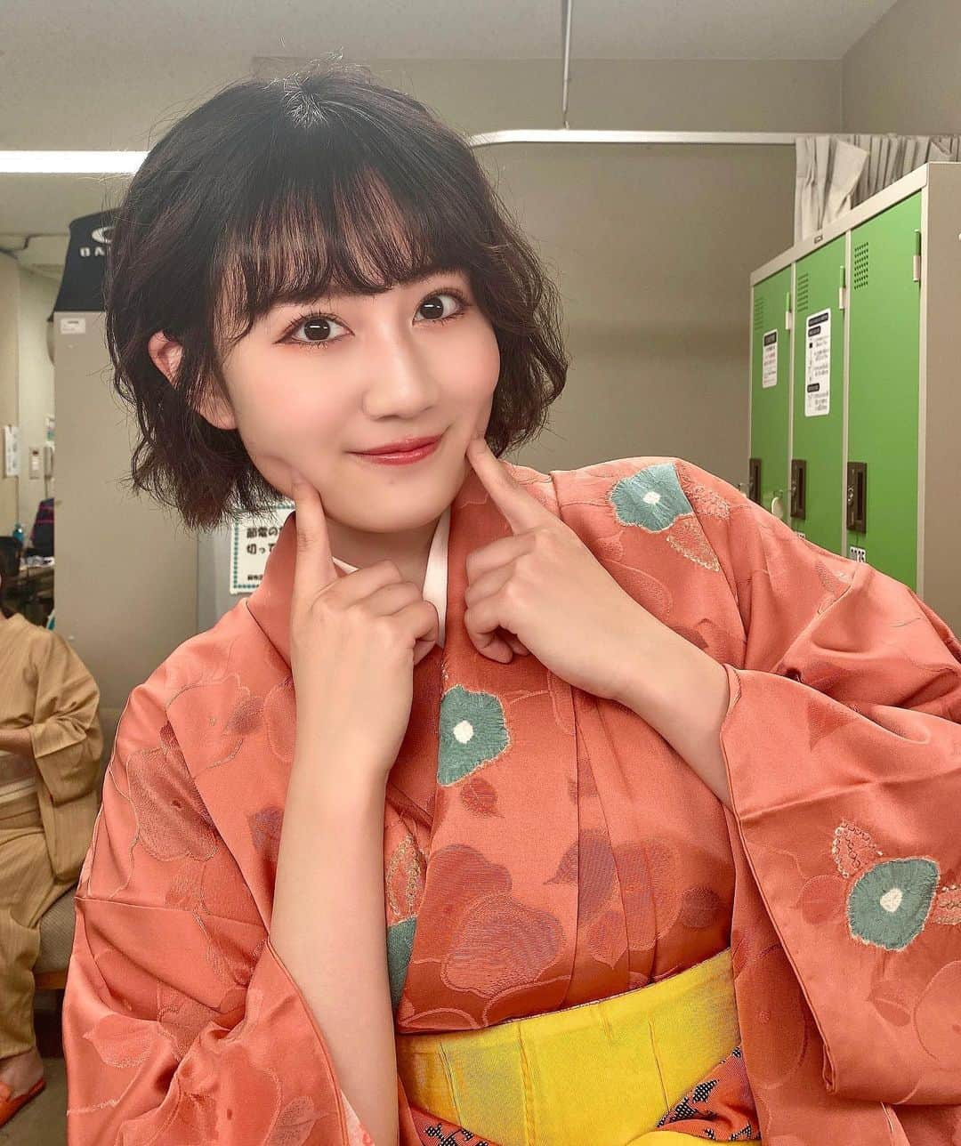 久代梨奈のインスタグラム：「舞台「いのち繋いで」 全公演終了いたしました！ ありがとうございました😊  今回、二役演じたり、その中で年齢も変わったり ここ最近の役では無かった一歩引く存在感 ストレートプレイならではの芝居の空気感を大切に丁寧に演じました。  とても新鮮な二週間でした👏  振り返ると 5月の #スペ喫 はゲームの中の人 6月〜10月の #SMオペラ は1930年代 今回は江戸時代のお話  そろそろ現代戻れるかな。笑笑  次回は11月22日〜25日 「コントニエンゲキニ」に出演します！ 楽しみだ！！！  #舞台 #麻布区民センターホール #演劇市 #楠本イネ #三瀬高子 #飯倉片町」