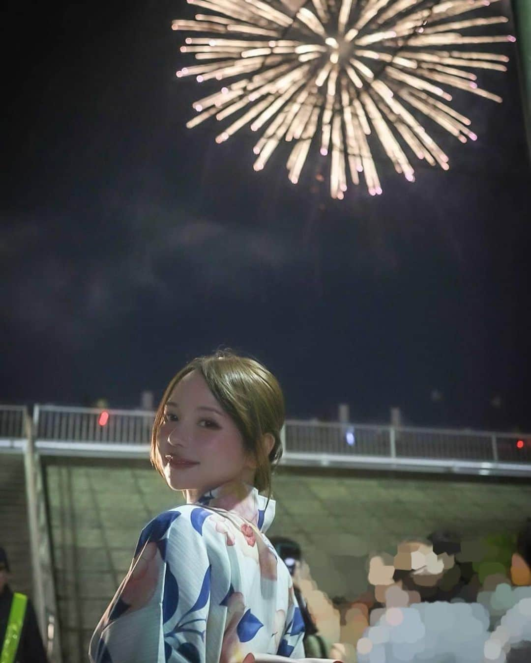 黒瀧まりあさんのインスタグラム写真 - (黒瀧まりあInstagram)「夏の思い出🎐  東京の下町商店街巡ったり、花火大会行ったり、 大阪行ったり京都の清水寺へ行ったり  柴犬カフェも行ったなぁ🐶  初のUSJはたのしかったです！！ テーマパーク苦手な方だったけど好きになっちゃった❣️  ほとんどカメラで撮りました📷」11月6日 14時54分 - maria_addict