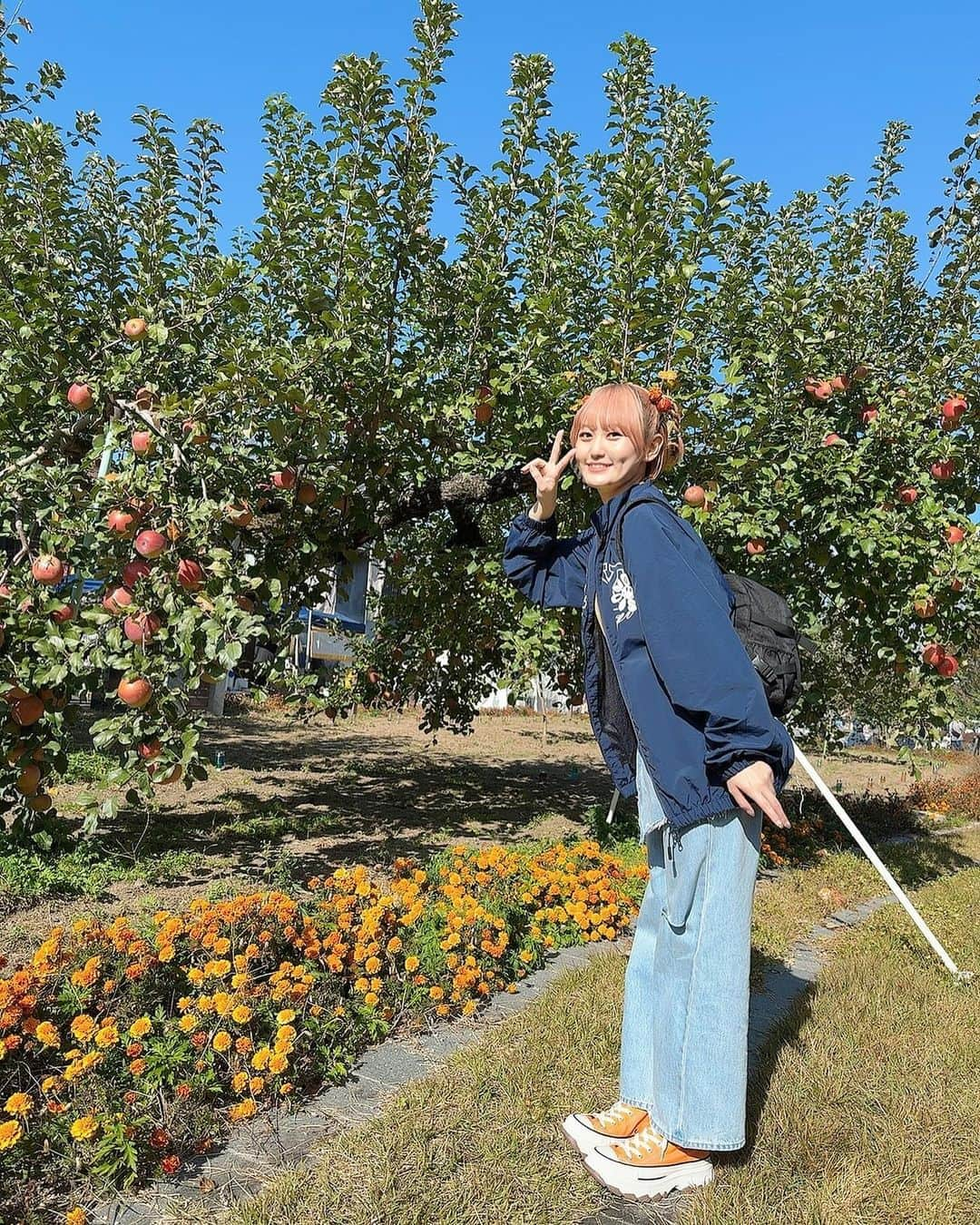 高木美佑さんのインスタグラム写真 - (高木美佑Instagram)「2023.11.03🍎  毎年文化の日は！ 飯田 丘のまちフェスティバル @iidaokafes   丘フェスのマスコットキャラクター ナミキちゃんの声優として 4年ぶりに飯田に来れて幸せでしたー！  名産の水引で作られた りんごの髪飾りも久しぶりの再会。  髪は短くなりましたが ハーフツイン三つ編みでちょこんとツイン感を出してみました☺️  近くからも遠くからも たくさんのご来場ありがとうございましたー！  #丘フェス #ナミキちゃん #ヘアメイク #もち投げ #おいでよLOVE飯田パラダイス」11月6日 15時06分 - miyu_takagi