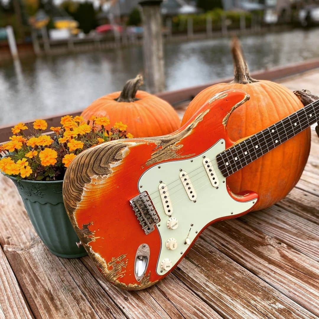Fender Guitarのインスタグラム：「Halloween may be over but we're still savoring the last bits of Fall with this #FenderFanMail from @meadowdude. 🍁 Tag us in your photos to be featured next.」