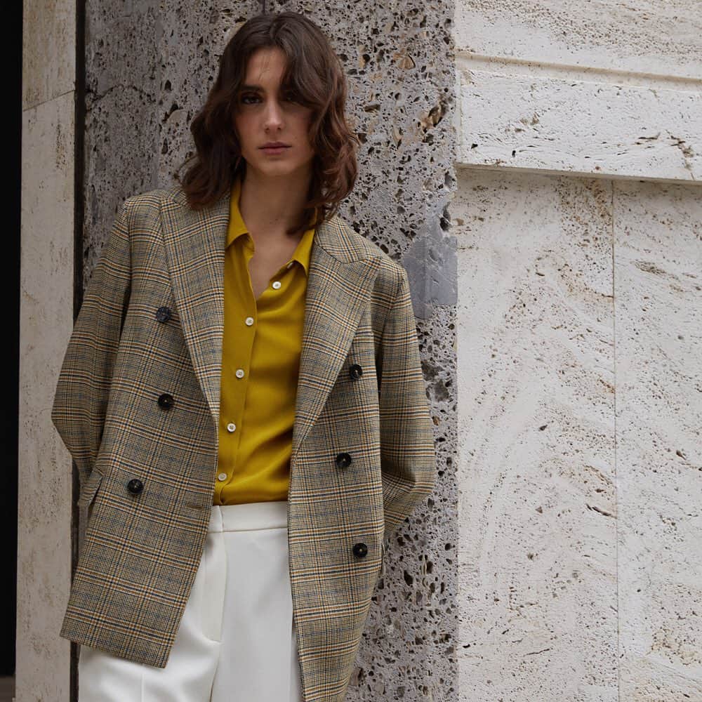 インコテックスのインスタグラム：「Explore the enchantment of our Slowear Woman collection, featuring a realm of sophisticated grace, luxurious materials, and a captivating color palette that evolves with the seasons.  Meet the complete selection at slowear.com .  #Slowear #DurableFashion #SlowearVenezia . . #FallWinterCollection #FW23 #FallWinter #newcollection #durablefashion #sustainablefashion #slowfashion #sustainableclothing #eticalclothing #fashionwoman #fashion #style #woman #outfitforwoman #model #smartcasualcollection #leisurewear #elegantstyle #colorful」