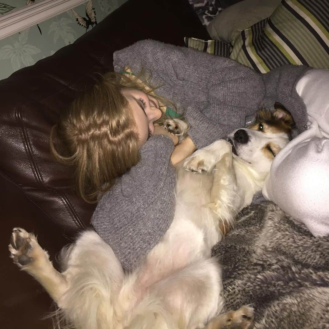 Amelia Gethingさんのインスタグラム写真 - (Amelia GethingInstagram)「I had to say goodbye to my best friend recently. He was the happiest, most loving boy and I couldn’t have wished for a better little buddy. I will keep you in my heart forever and always, Monty. I love you so so much. Rest in peace little guy 🤍」11月7日 0時47分 - ameliagething