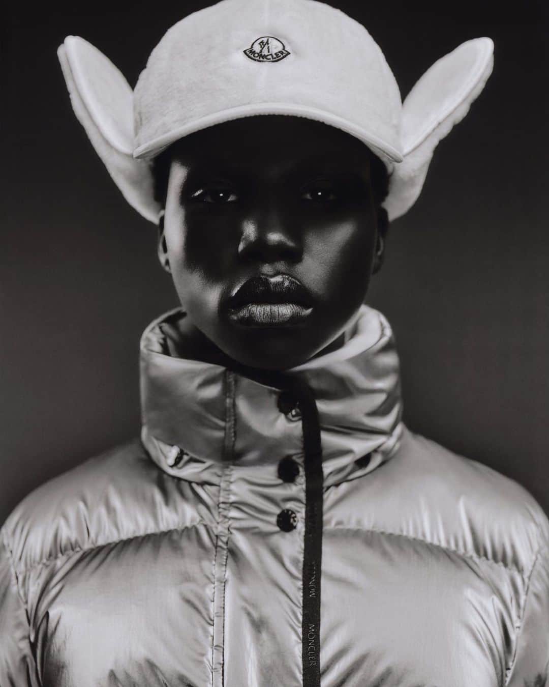 モンクレールのインスタグラム：「Head out. Take on the elements in winter warmth courtesy of Moncler Collection Fall/Winter 2023.   Discover the Herault jacket at moncler.com.  #MonclerCollection」