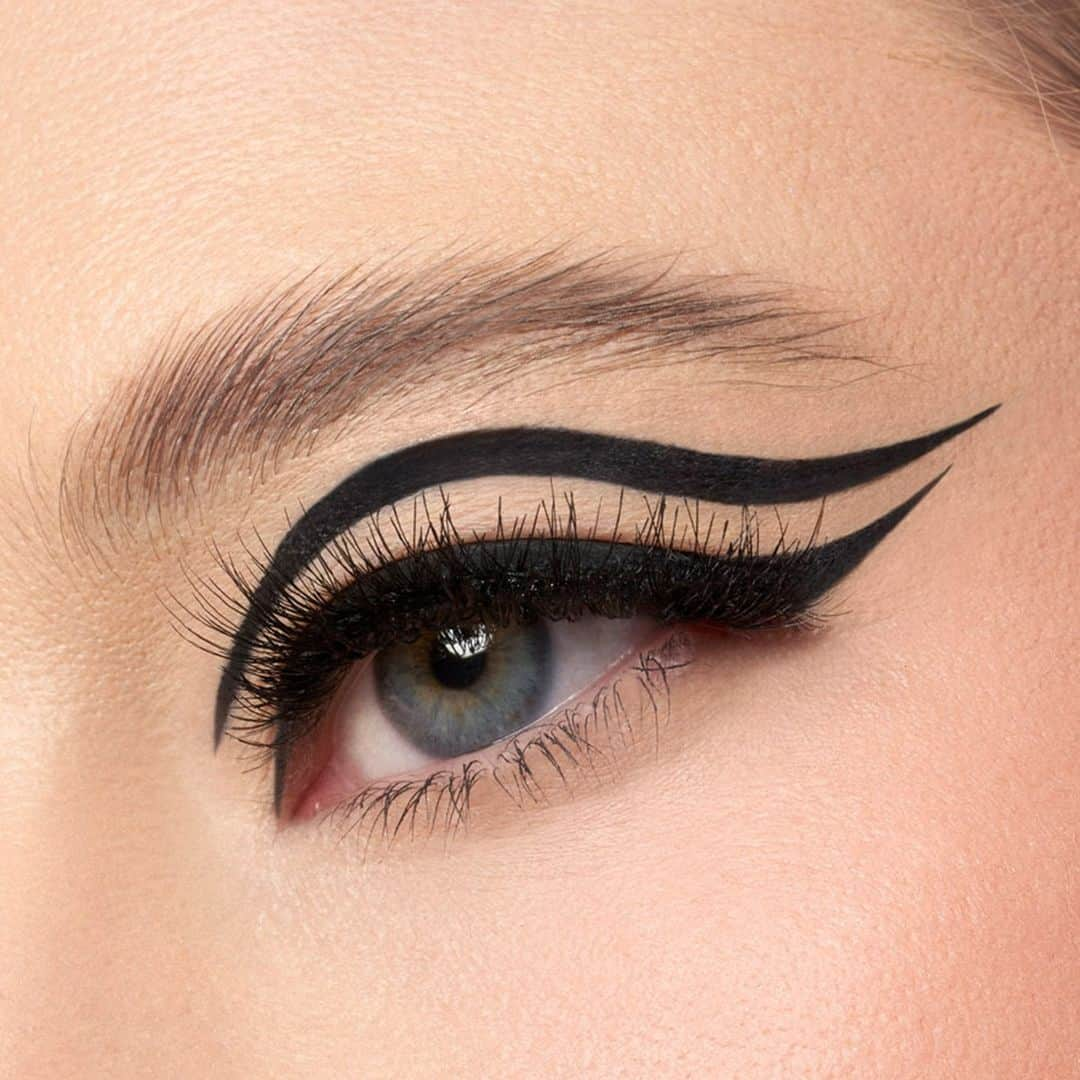 Stila Cosmeticsさんのインスタグラム写真 - (Stila CosmeticsInstagram)「Double wing 🪽⁠ ⁠ The possibilities are endless with the Stay All Day Waterproof Liquid Eye Liner, get yours today instore or online @Sephora 🛒⁠ ⁠ #Stila #StilaCosmetics #EyeLiner #WaterproofEyeLiner#LinedbyStila⁠」11月7日 1時00分 - stilacosmetics