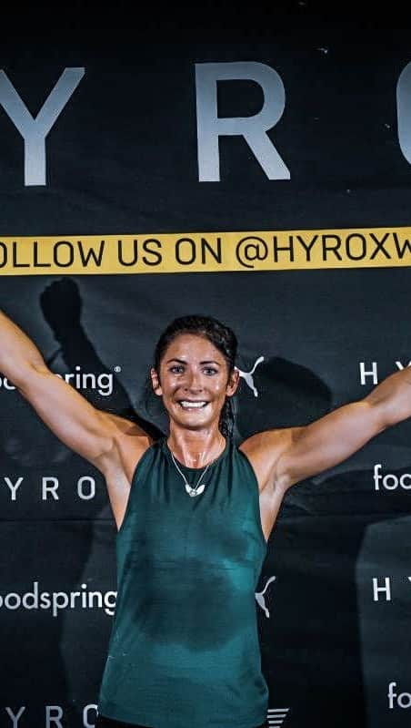 イブ・ミュアヘッドのインスタグラム：「That photo finish at the end, smiling on the outside dying on the inside 😂 Getting Ready for the next one!!💪🏼 #hyrox #hyroxtraining」