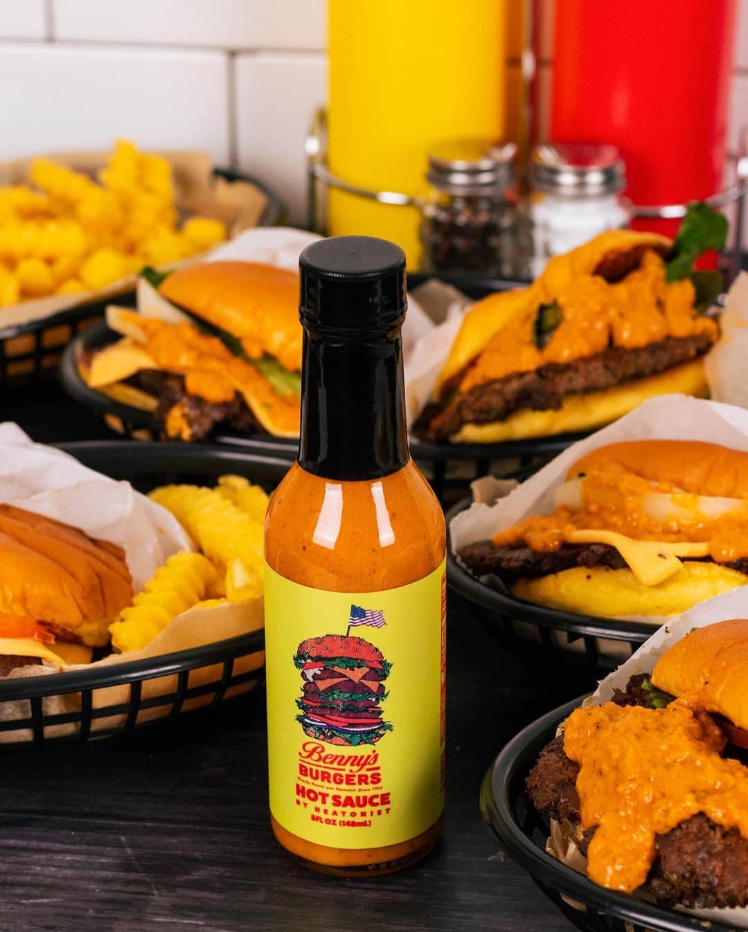 COMPLEXさんのインスタグラム写真 - (COMPLEXInstagram)「It’s Stranger Things Day 👀 and you can unleash the flavor of the Upside Down with @heatonist’s new collection of ‘Stranger Things’ hot sauces 🔥 Who’s rewatching today?!👇」11月7日 1時43分 - complex