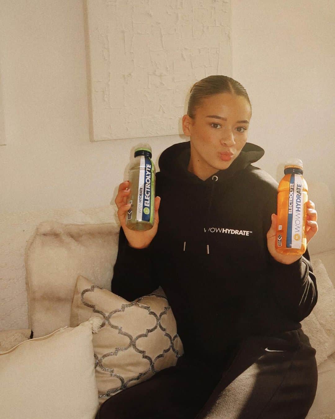 ジョージア・メイ・フェントンのインスタグラム：「Super excited to join the @wowhydrate team   Let’s goooo 🤸🏽   @danfullelovesmith @connorphelan33_」